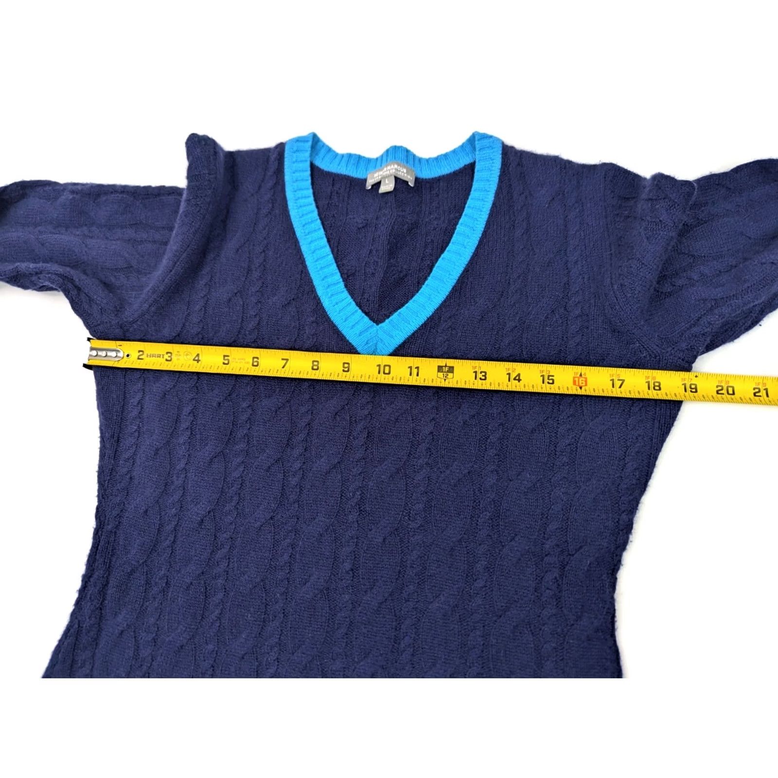 Neiman Marcus Neiman Marcus Cashmere Collection Cable Knit Ribbed Rope V-Neck Women L Blue Sweater Size L / US 10 / IT 46 - 6 Thumbnail