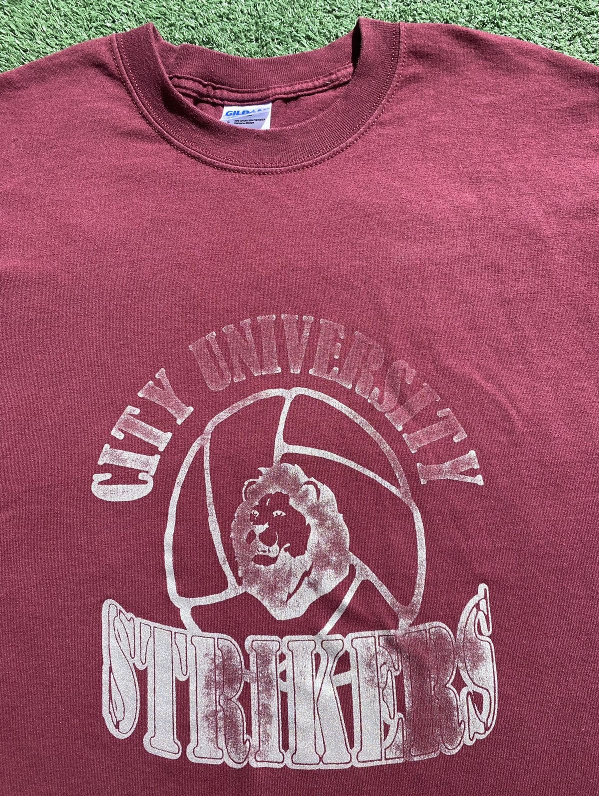 Gildan VTG 90’s City University Memphis Double Sided T-Shirt Med. Size US M / EU 48-50 / 2 - 2 Thumbnail