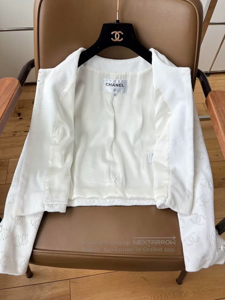 Chanel Chanel 23C white double C logo pearl jacket Size XS / US 0-2 / IT 36-38 - 4 Thumbnail