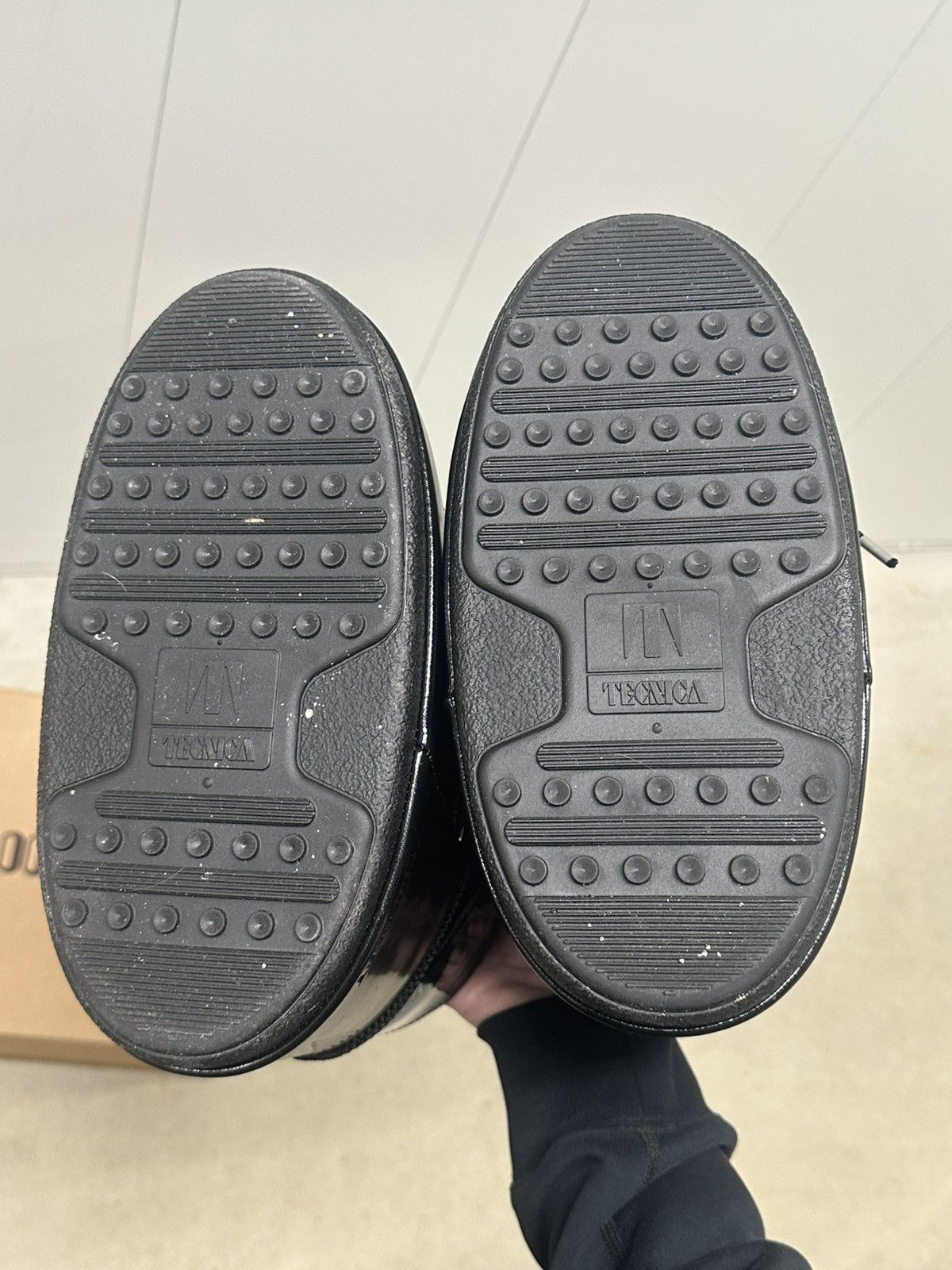 Moon Boot Moon Boot MB Icon Low Glance Black Size US 8.5 / EU 41-42 - 8 Thumbnail