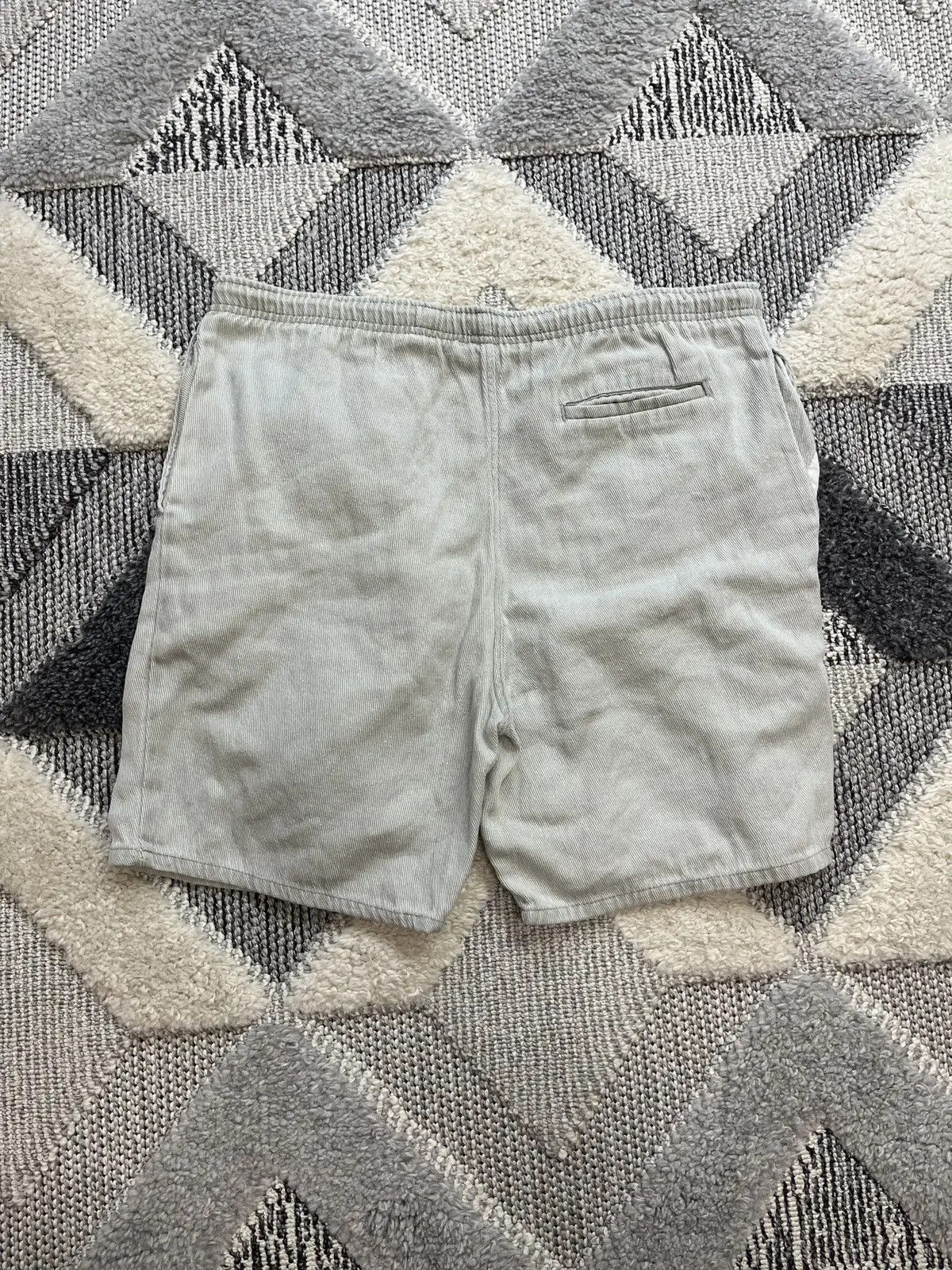 Nike Vintage Nike USA Grey Corduroy Shorts Swoosh Embroidered Size US 34 / EU 50 - 2 Thumbnail