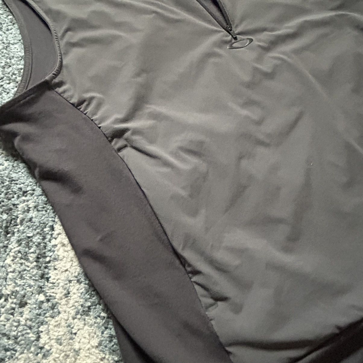 Oakley 2018 BUBBA WATSON YKK QUARTERZiP PRiMALOFT GOLF VEST BLiNK Size US XL / EU 56 / 4 - 8 Thumbnail