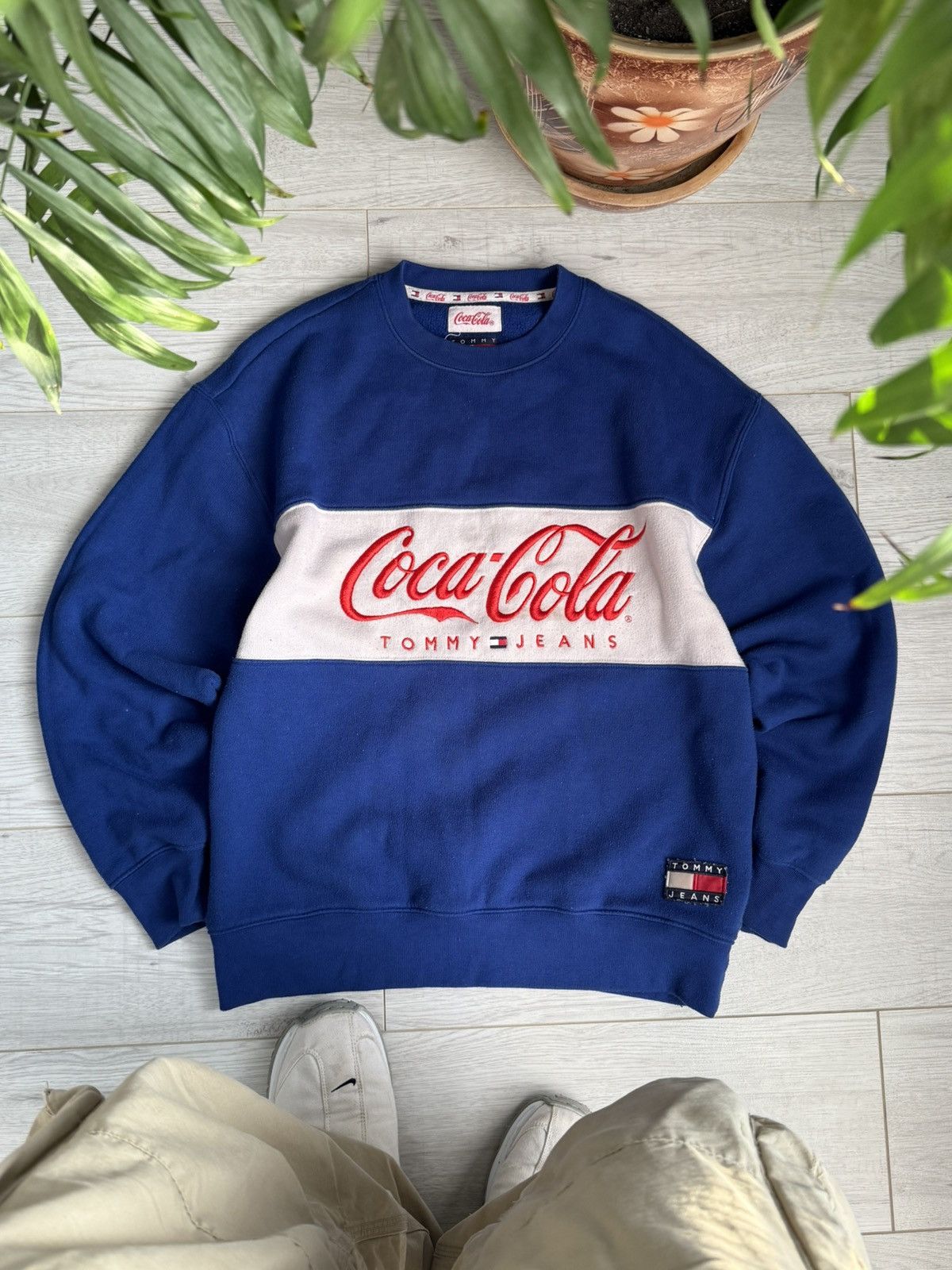 Tommy Hilfiger Vintage Tommy Hilfiger X Coca Cola sweatshirt Size US S / EU 44-46 / 1 - 1 Thumbnail