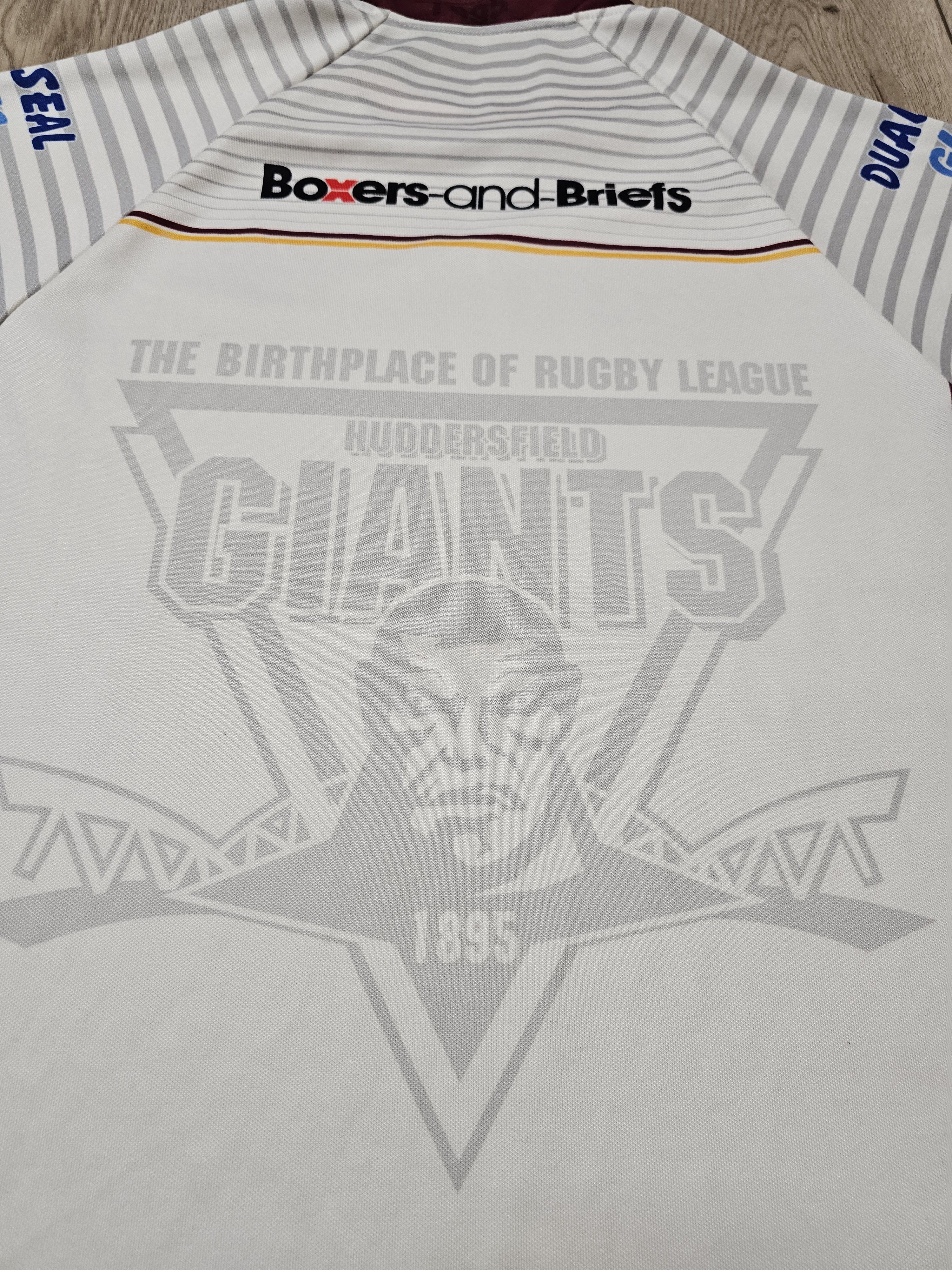 O'Neill HUDDERSFIELD GIANTS RUGBY JERSEY 2017 ENGLAND RUGBY JERSEY Size US M / EU 48-50 / 2 - 5 Thumbnail