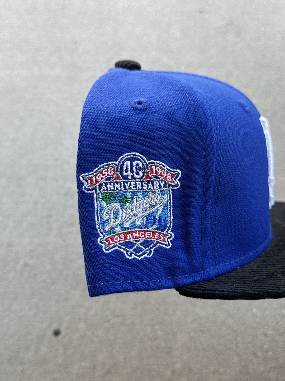 MLB × New Era Los Angeles Dodgers Corduroy Two Tone Fitted Hat 7 1/4 LA Size ONE SIZE - 2 Thumbnail