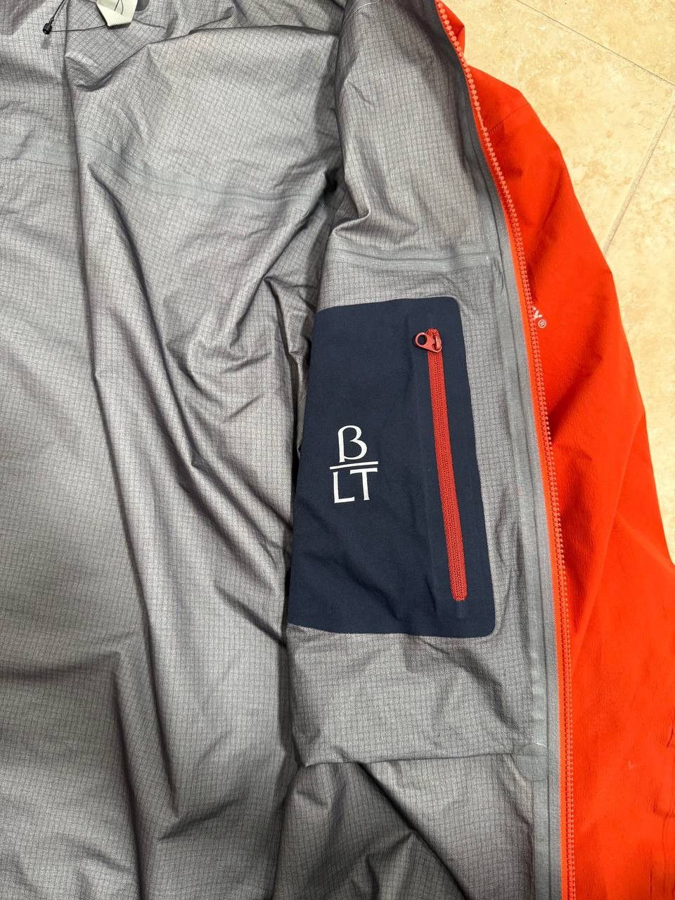 Arc'teryx Arcteryx Beta Sl Lt Gore Tex Pro Jacket us L mens waterproof Size US L / EU 52-54 / 3 - 6 Thumbnail