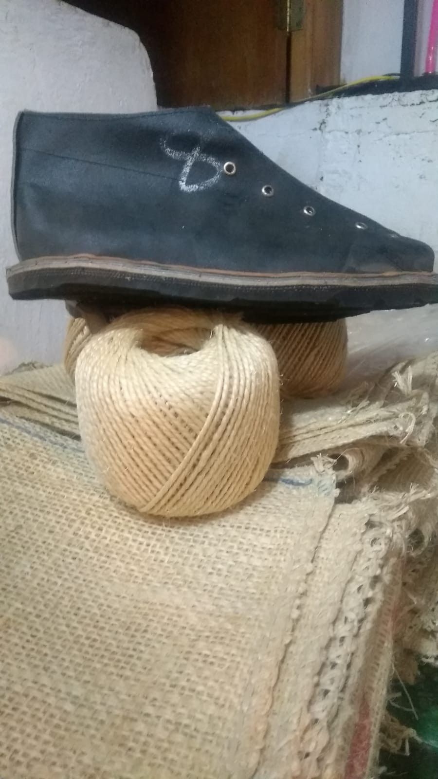 Other Artisan Mexican handmade leather shoes with tire soles Size US 9.5 / EU 42-43 - 8 Thumbnail