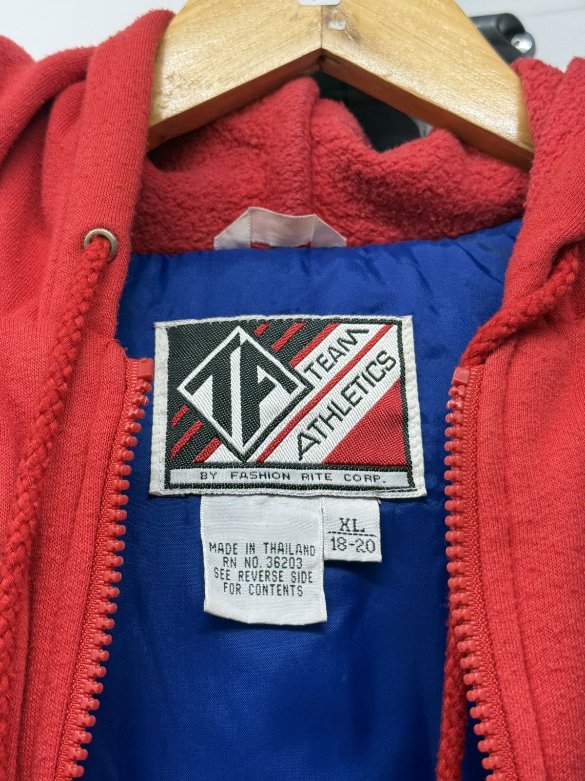NCAA Vintage Kansas Jayhawks Puffer Jacket NCAA 90s USA Size US S / EU 44-46 / 1 - 4 Thumbnail