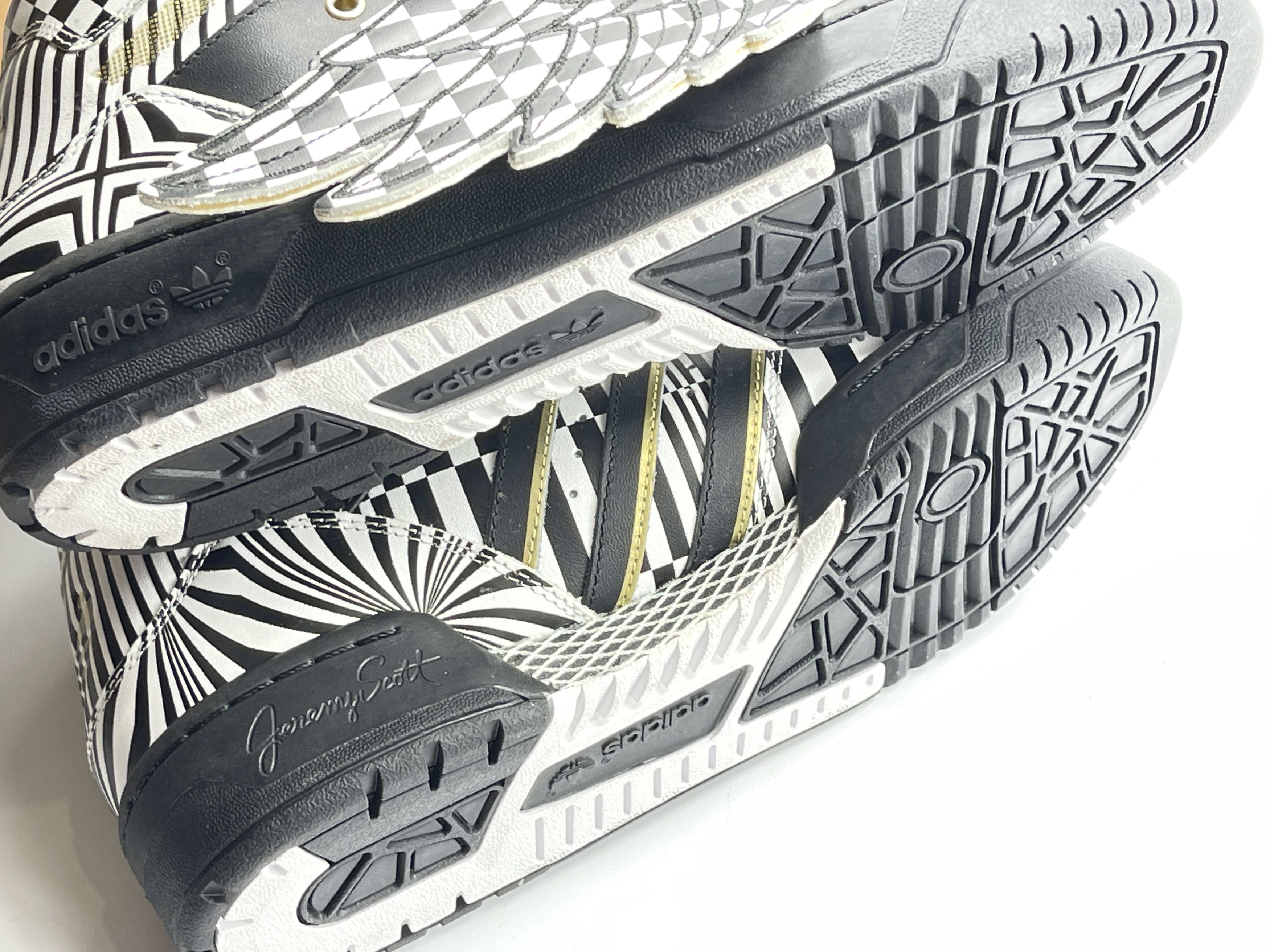 Adidas × Jeremy Scott Adidas Sneakers Jeremy Scott JS Wings Opart Shoes G95768 Size US 9 / EU 42 - 13 Thumbnail