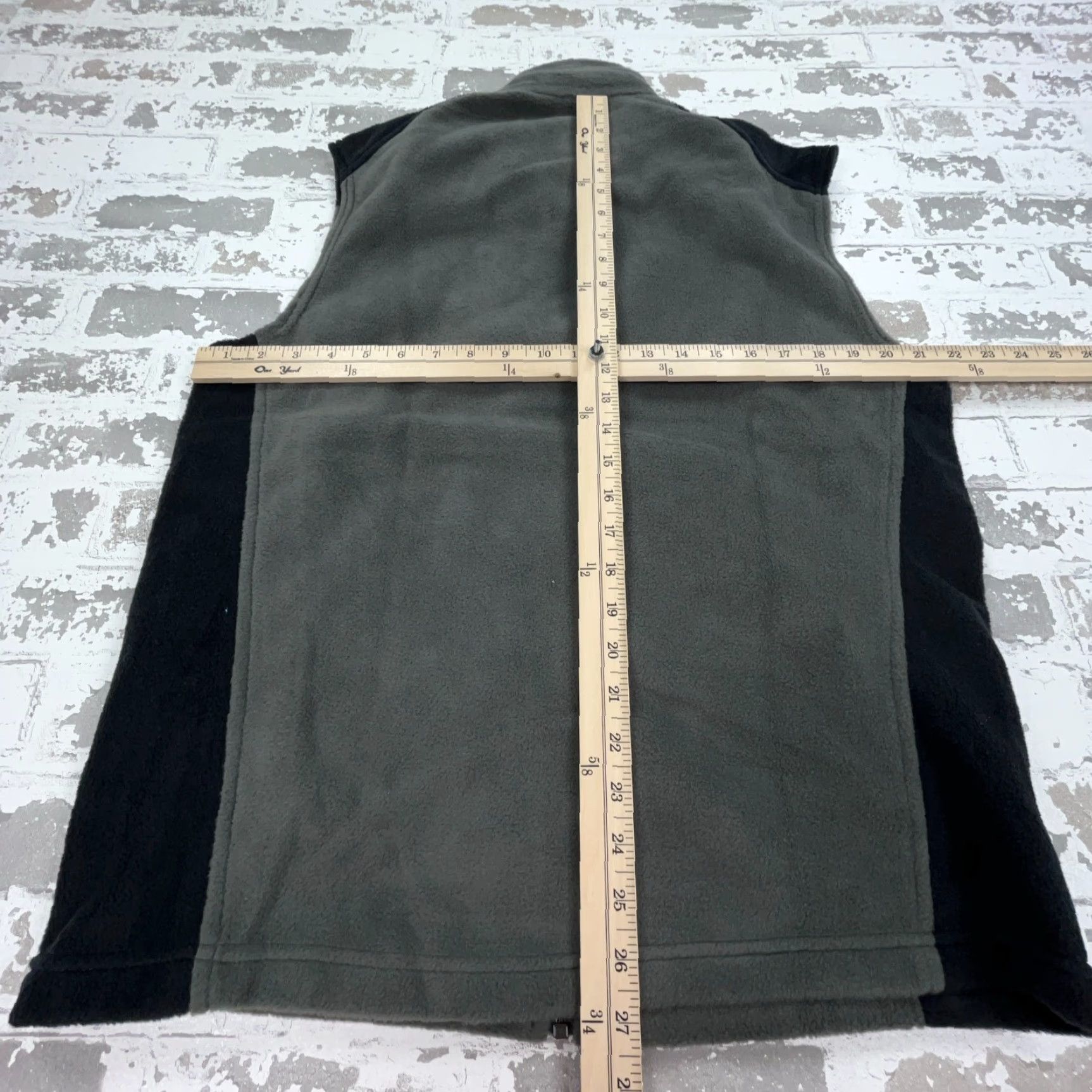 Layer 8 Columbia Vest Men M Gray Black Fleece Full Zip Outdoor Hiking Size US M / EU 48-50 / 2 - 6 Thumbnail