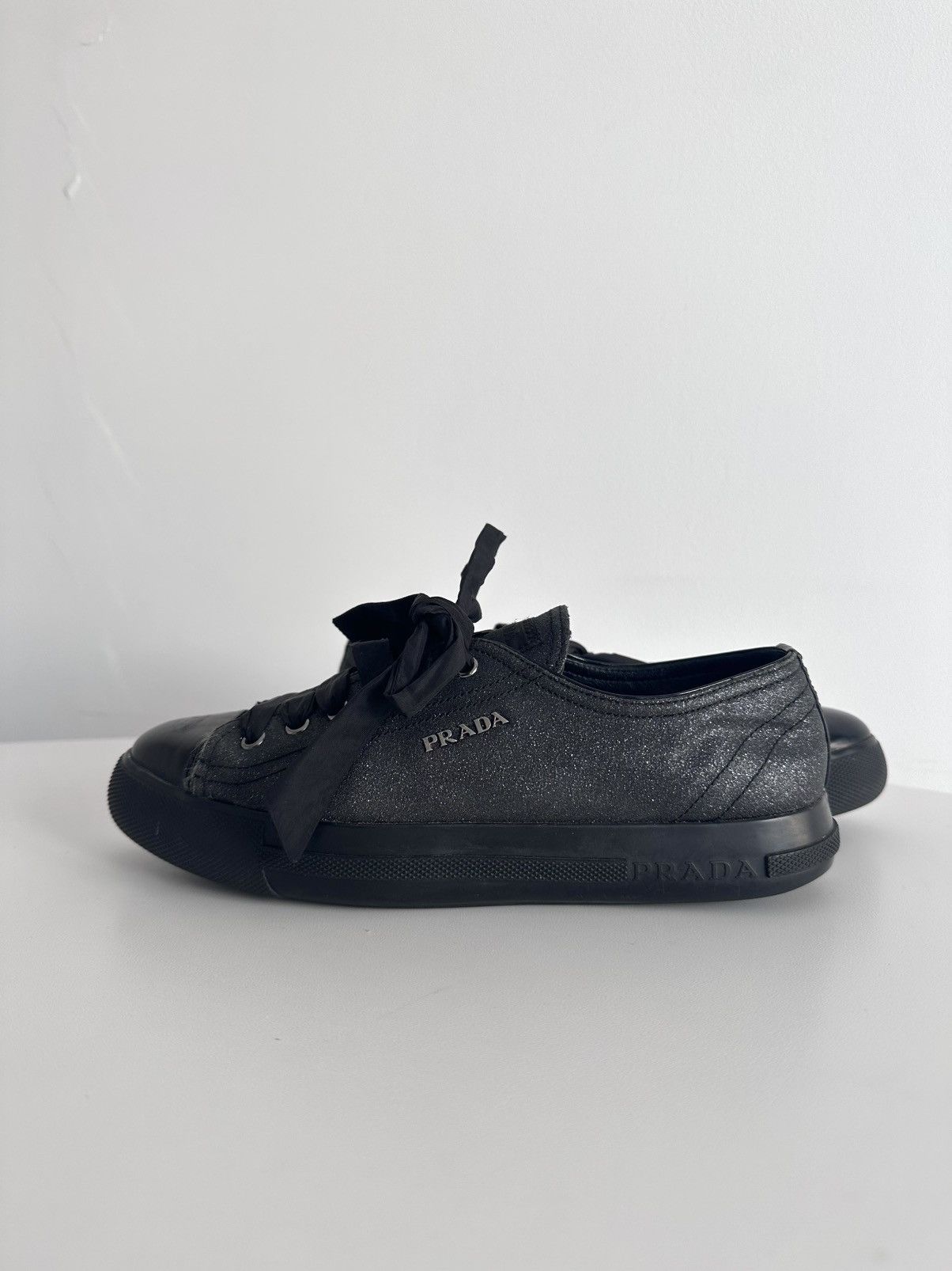 Prada 00s Prada Black Leather Glitter Low Trainers Shoes 37,5 Eu Size US 6.5 / IT 36.5 - 2 Thumbnail