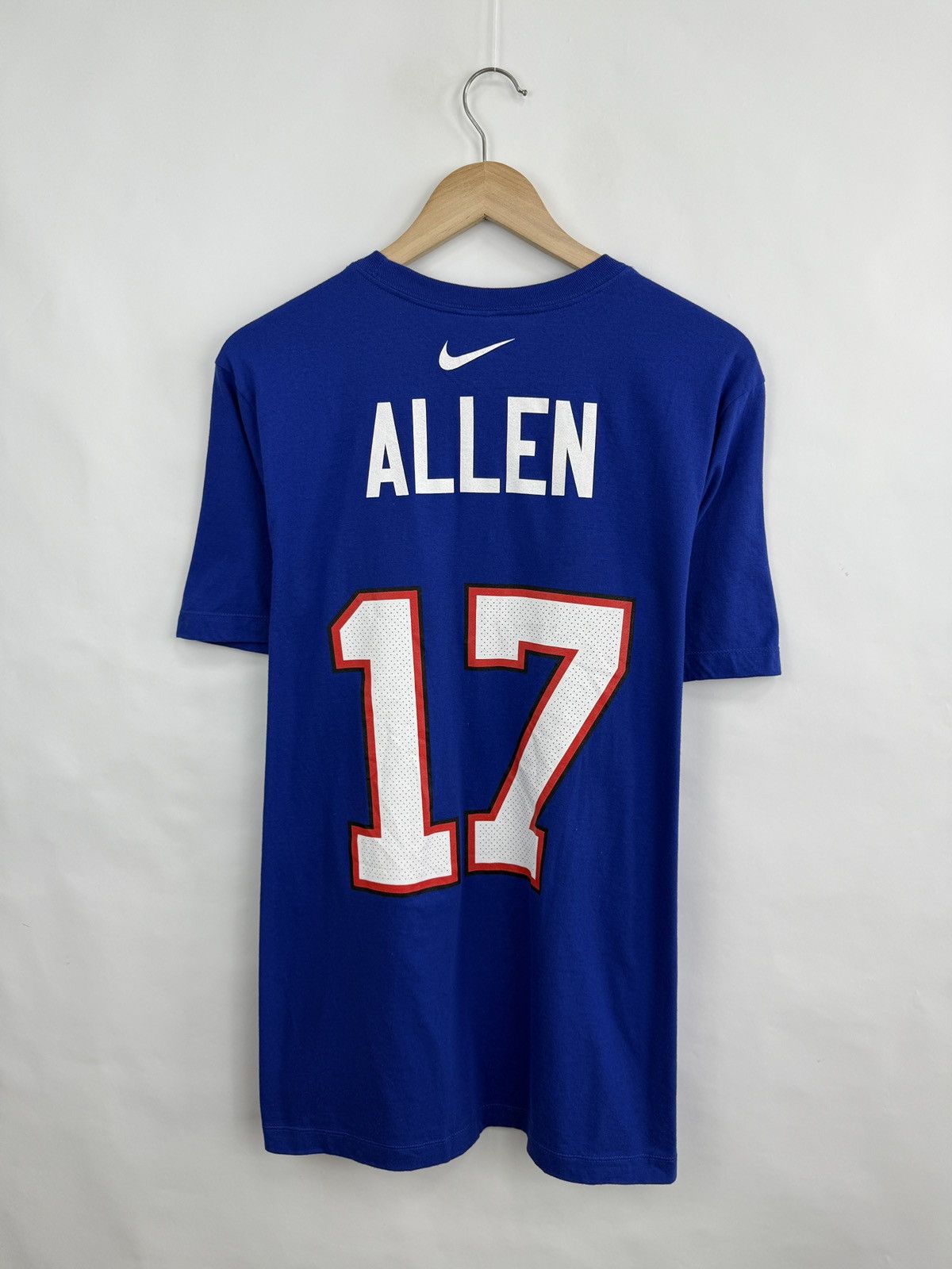 Nike 🏈🇺🇸 Nike Josh Allen Buffalo Bills #17 NFL Football T-Shirt Size US M / EU 48-50 / 2 - 9 Thumbnail