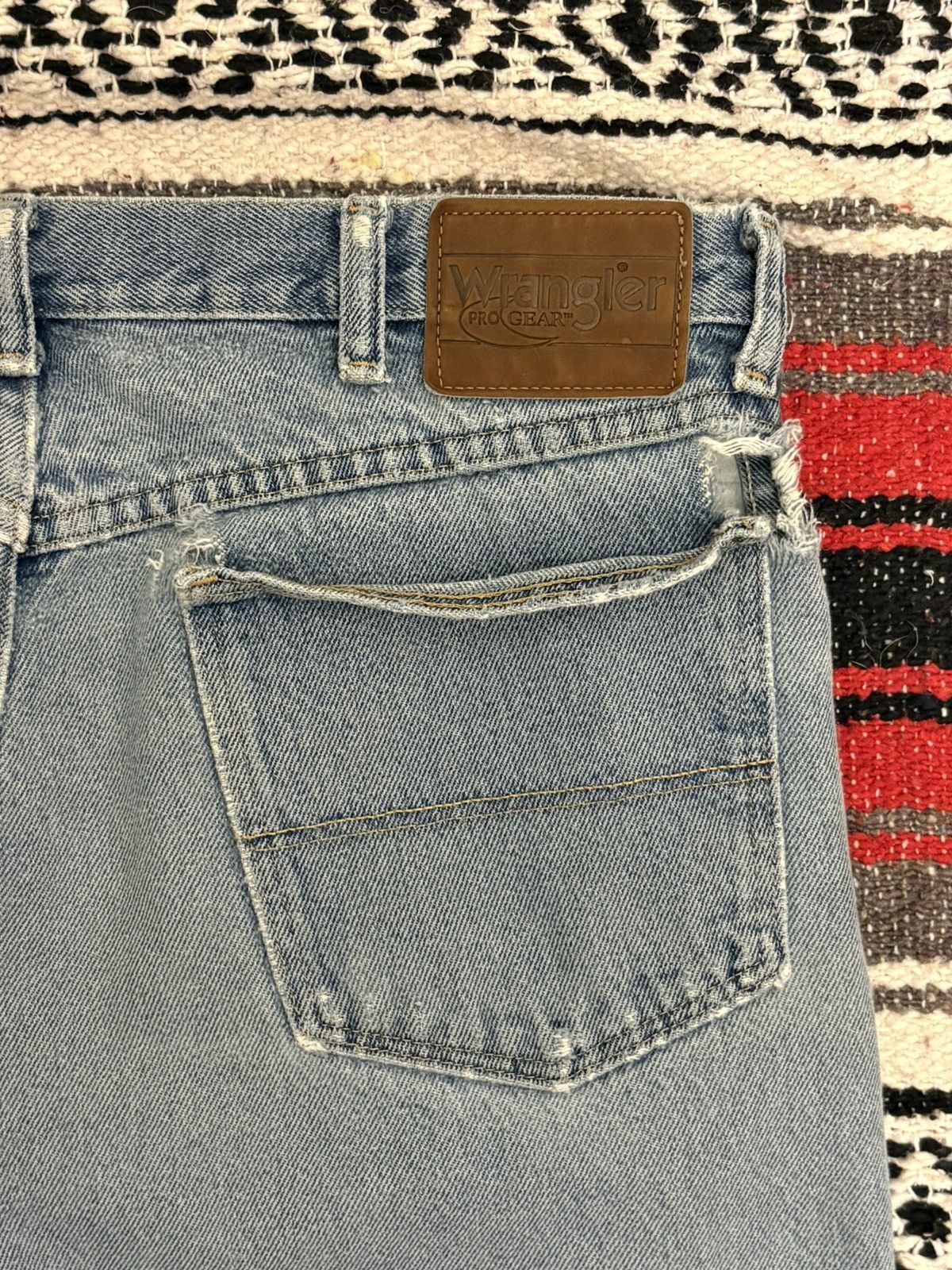 Jean × Wrangler Very worn wrangler jeans Size US 36 / EU 52 - 6 Thumbnail