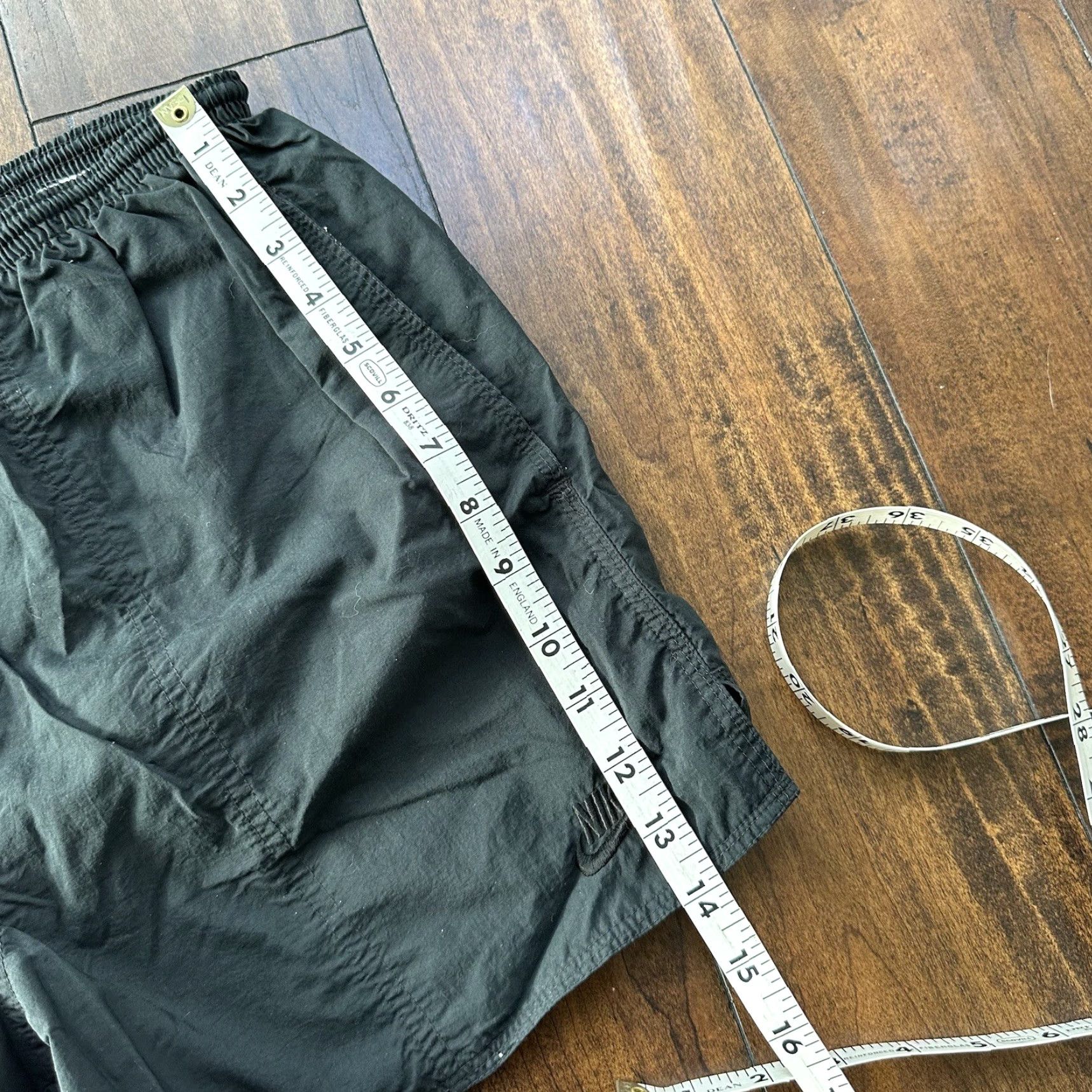 Nike VINTAGE Nike Black Shorts Pants Athletic Casual Men's Medium 90s Retro Sportswear Size US 31 - 4 Thumbnail