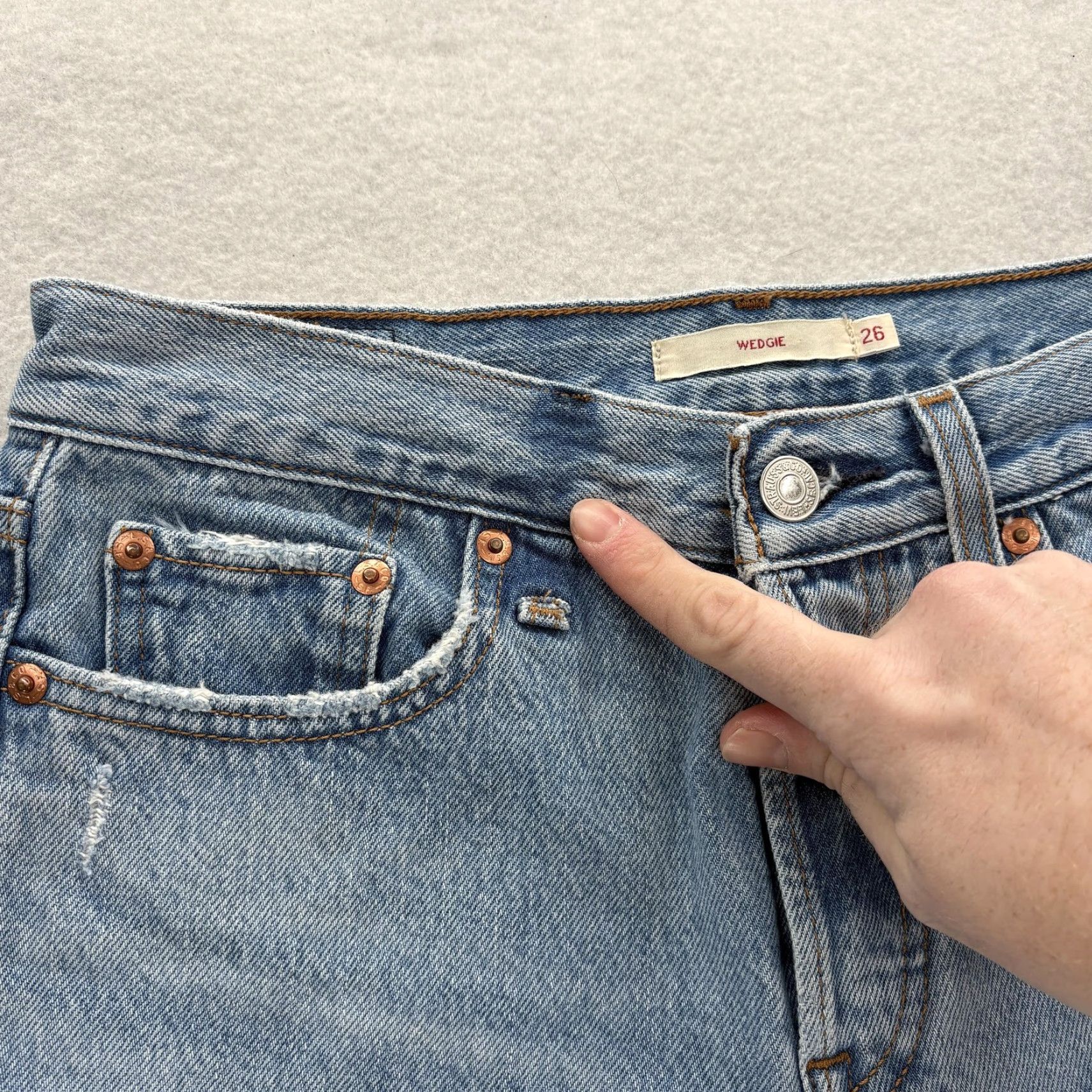 Levi's Levis Premium Wedgie Straight Jeans Womens 26 Blue High Rise Distressed Pockets 5-Pocket Denim Jeans Womens Size 26" / US 2 / IT 38 - 4 Thumbnail