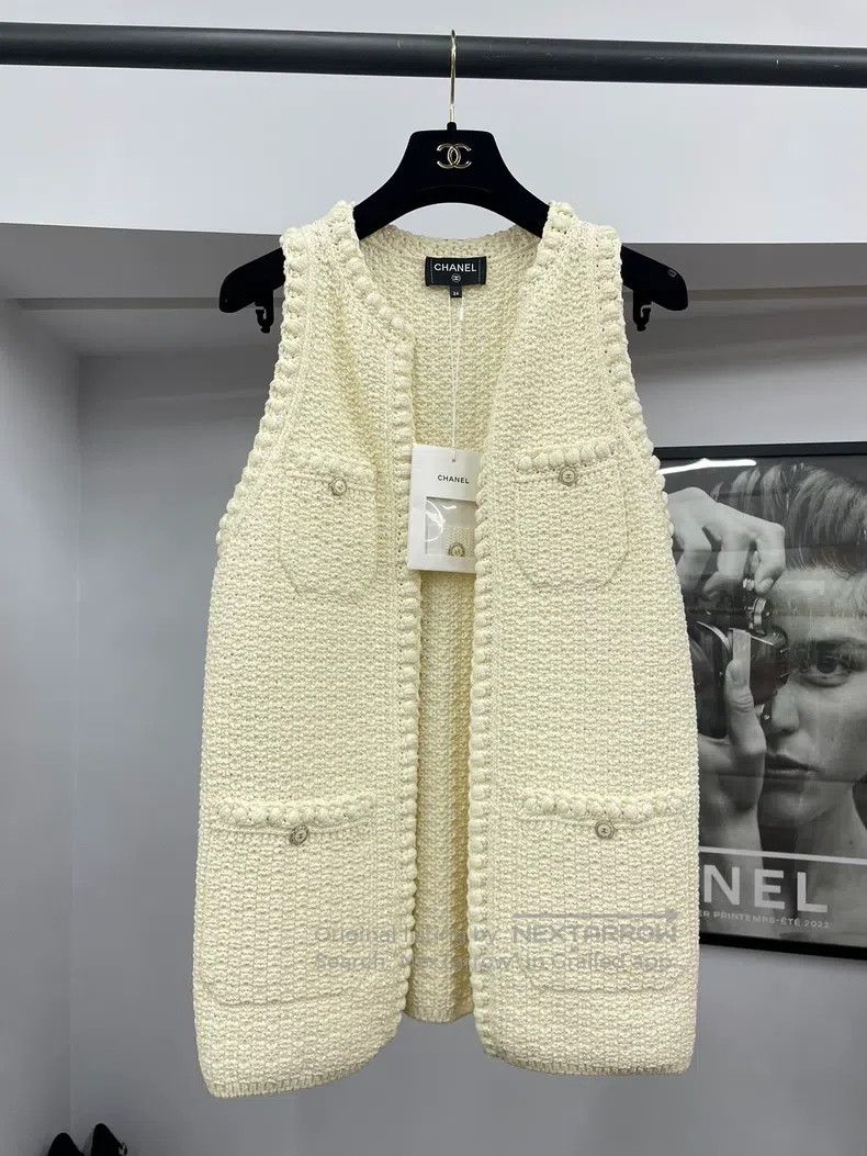 Chanel Chanel White knitted vest jacket Size XXS / US 00 / IT 34 - 1 Thumbnail