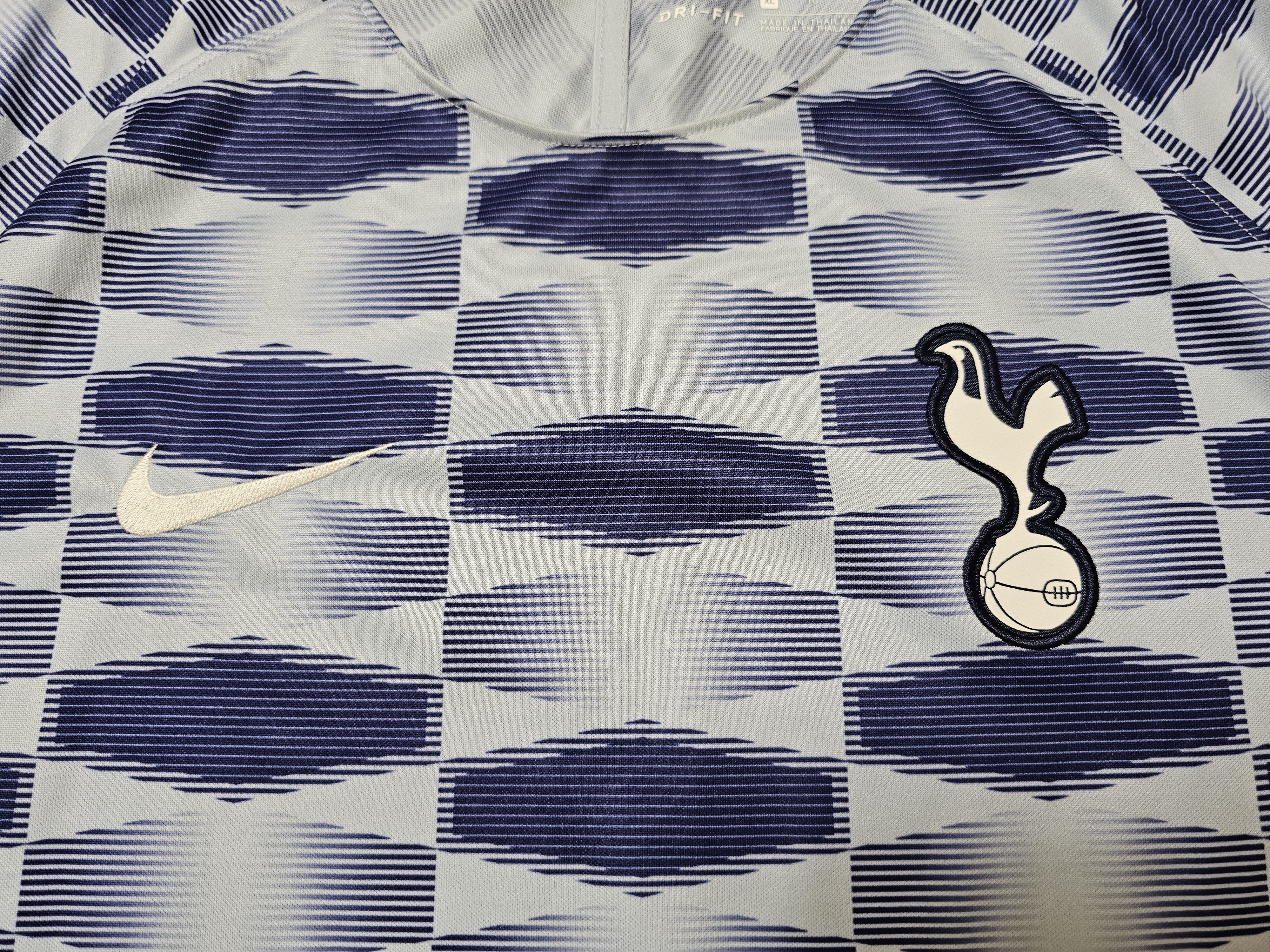 Nike TOTTENHAM HOTSPUR 2017 2018 TRAINING FOOTBALL SOCCER JERSEY Size US XL / EU 56 / 4 - 3 Thumbnail