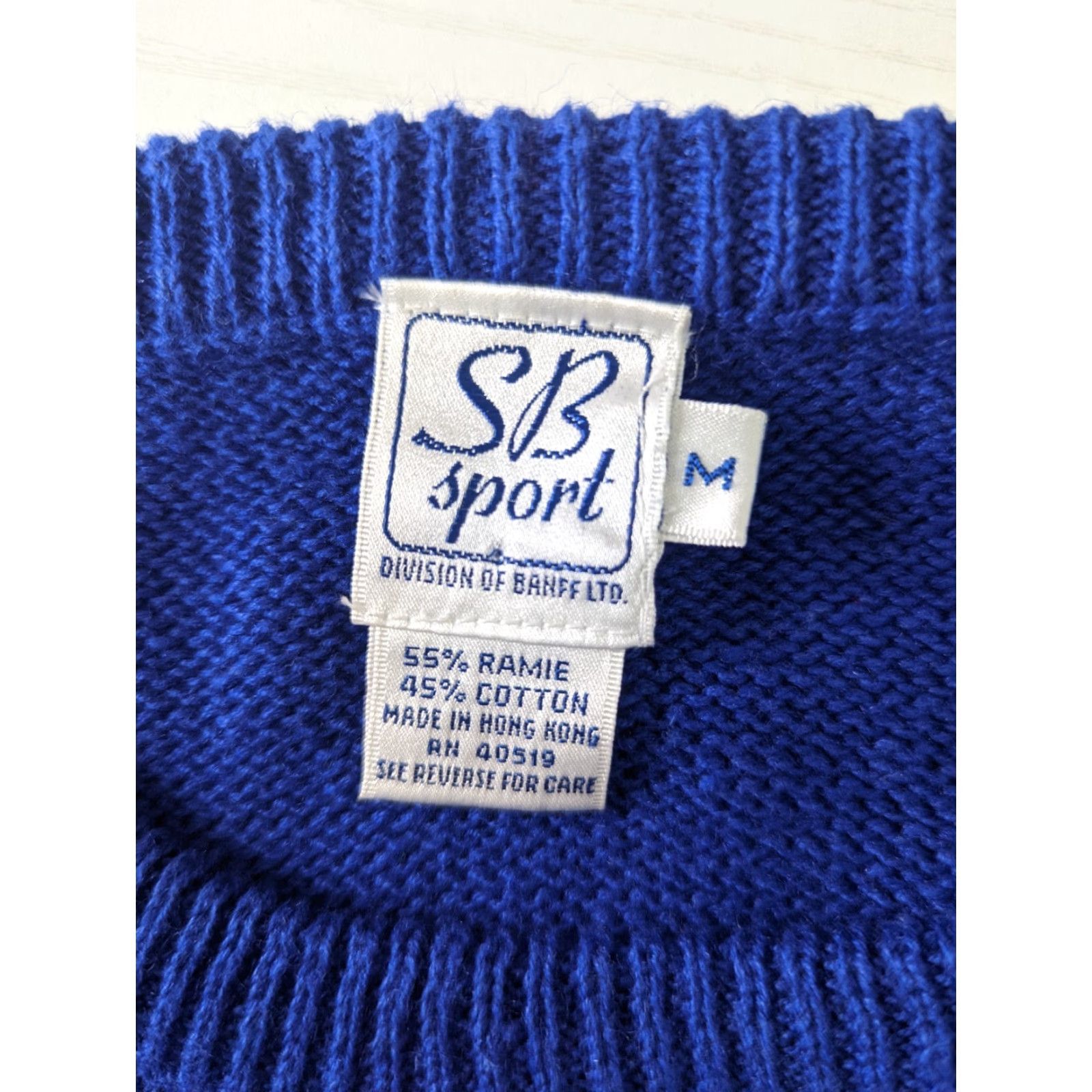 Vintage VINTAGE Women's Medallion Sweater Cotton Blue 1980s S10 Crew Neck Pullover Knit Disney Cinderella 80s Size M Boys? Ladies? Size M / US 6-8 / IT 42-44 - 4 Thumbnail
