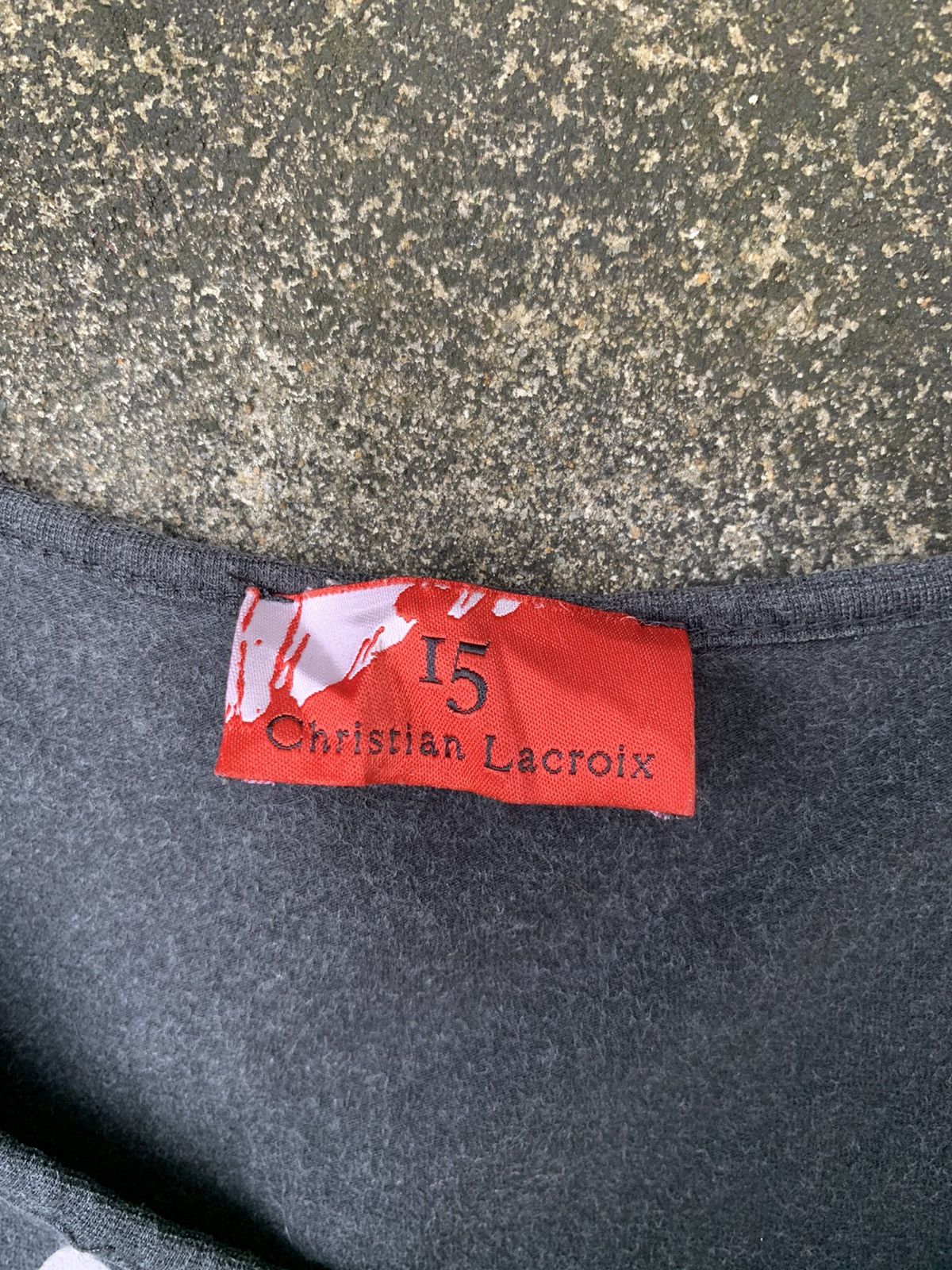 Christian Lacroix Vintage Chrtistian Lacroix 15 Cropped Black Logo Top Tee Size L / US 10 / IT 46 - 3 Thumbnail