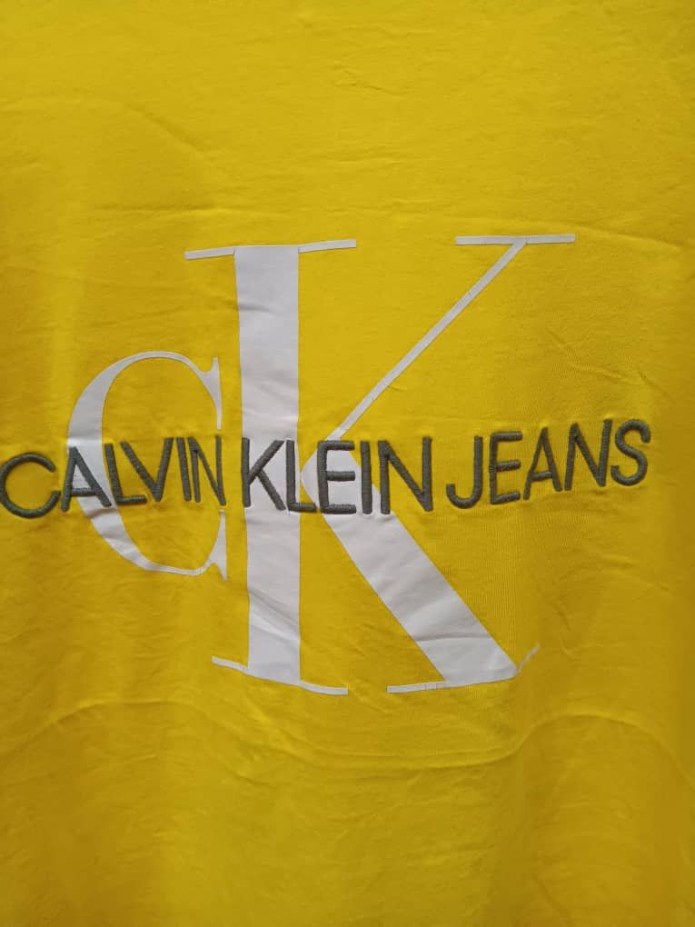 Calvin Klein × Designer CALVIN KLEIN SPELLOUT EMBROIDERY T-SHIRT Size US XL / EU 56 / 4 - 5 Thumbnail