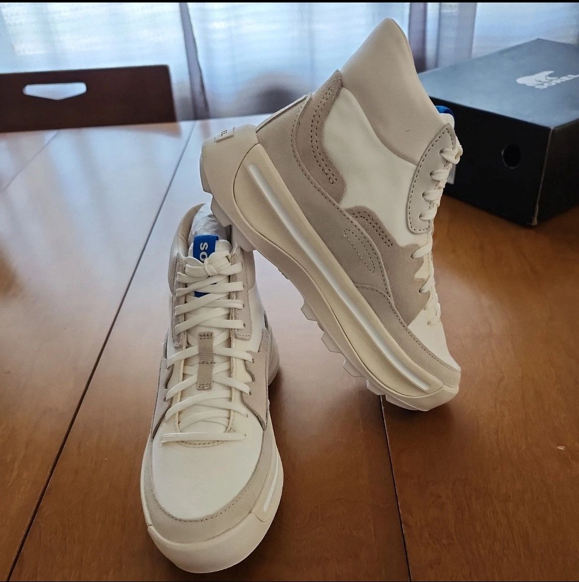 Sorel Women's ONA 503 Mid Chalk Sea Salt Size 5. New In Box