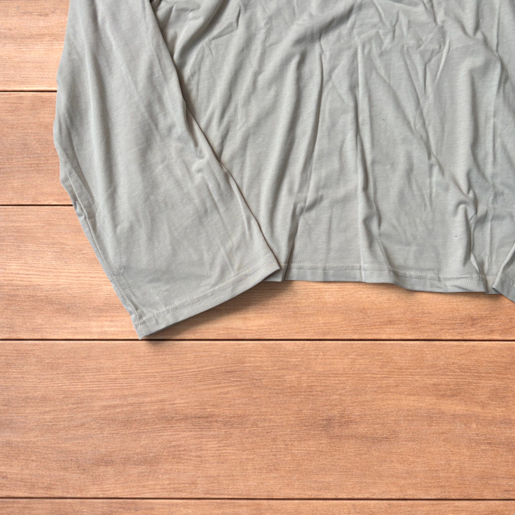 Japanese Brand Relaxed fit Henley long sleeve top tshirt in beige. Size US M / EU 48-50 / 2 - 4 Thumbnail