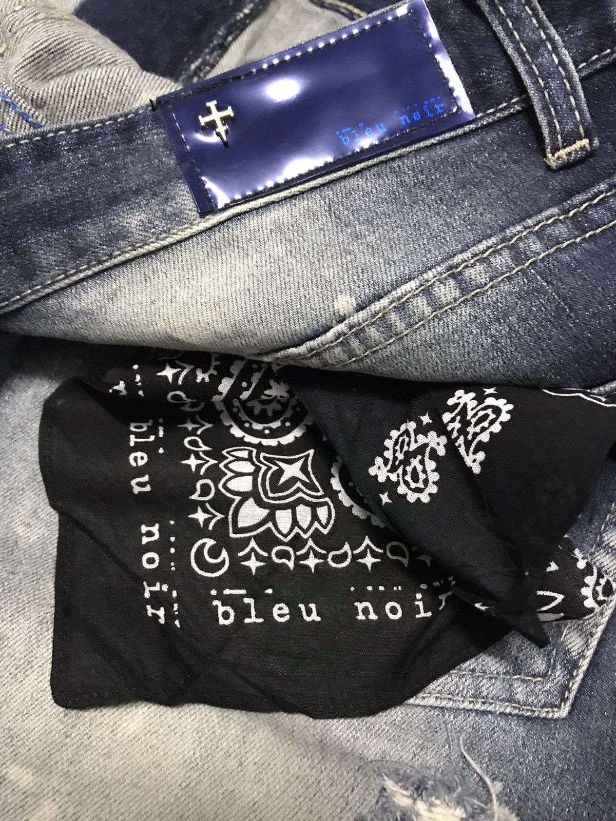 Seditionaries 🔥🔥VERY RARE🔥🔥Bleu Noir Cross Patchwork Distressed Jeans Size US 37 - 12 Thumbnail