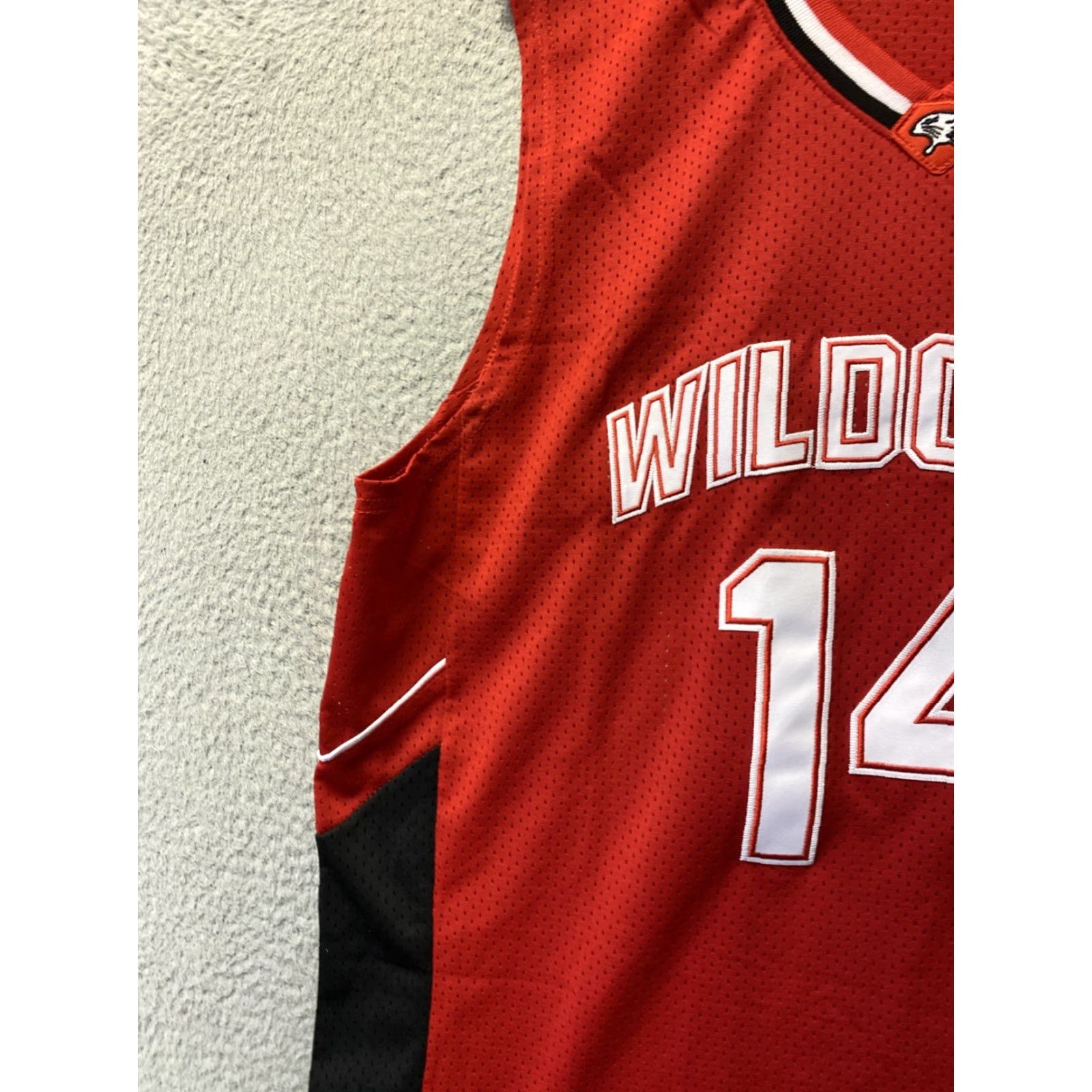 Vintage VINTAGE Red Wildcats Basketball Jersey XL Red Number 14 /0547 Size US XL / EU 56 / 4 - 4 Thumbnail