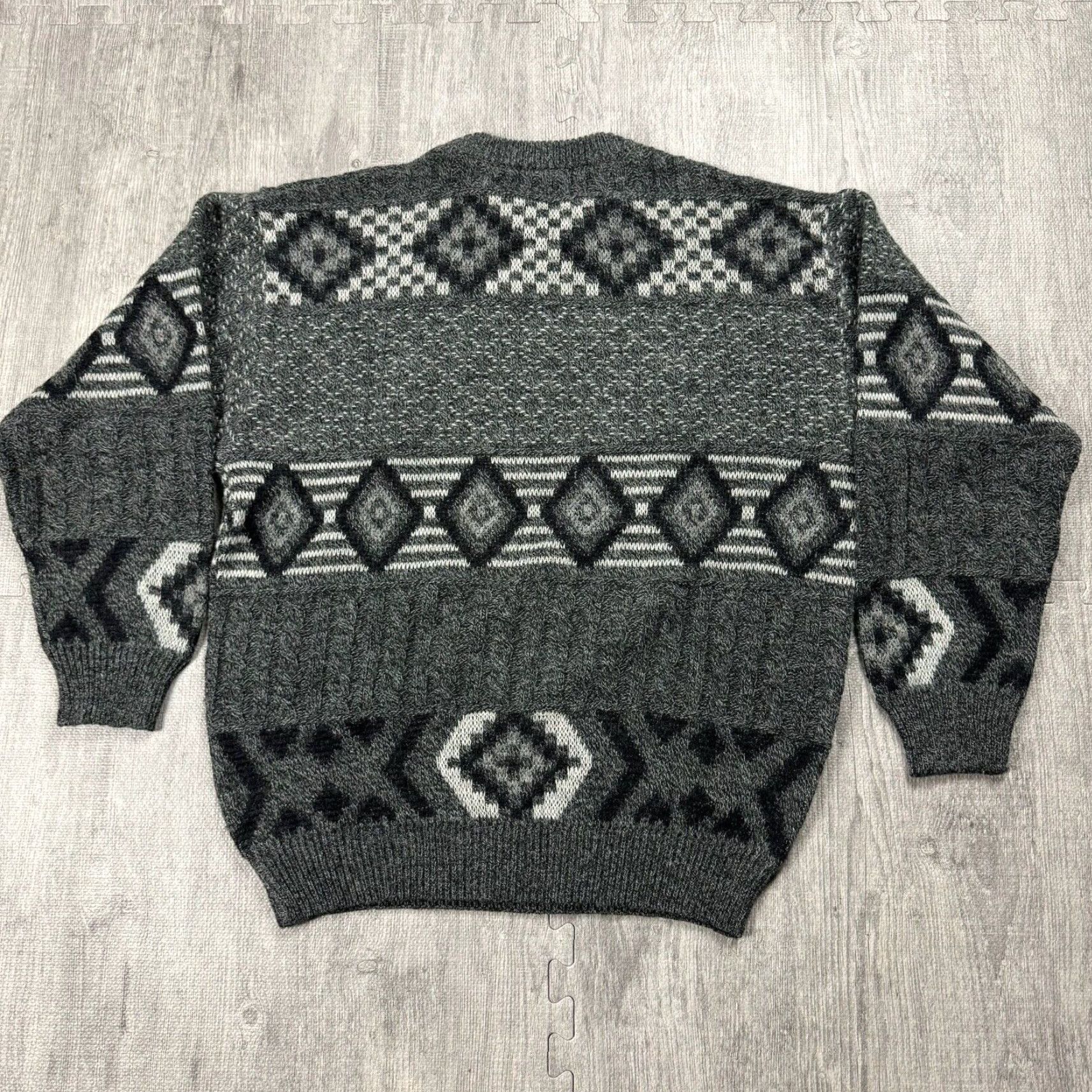 Vintage VINTAGE 90s BRIGADOON ABSTRACT GEOMETRIC PULLOVER SWEATER XL GRAY BLACK MENS Size XL / US 12-14 / IT 48-50 - 6 Thumbnail