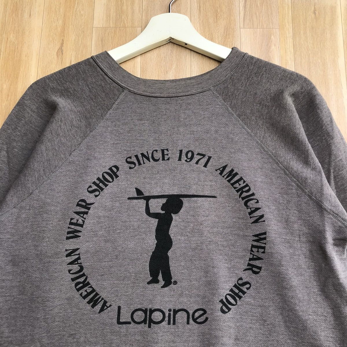 Vintage Vintage Lapine Surf American Wear Shop Surfboard Sweatshirt Size US S / EU 44-46 / 1 - 3 Thumbnail