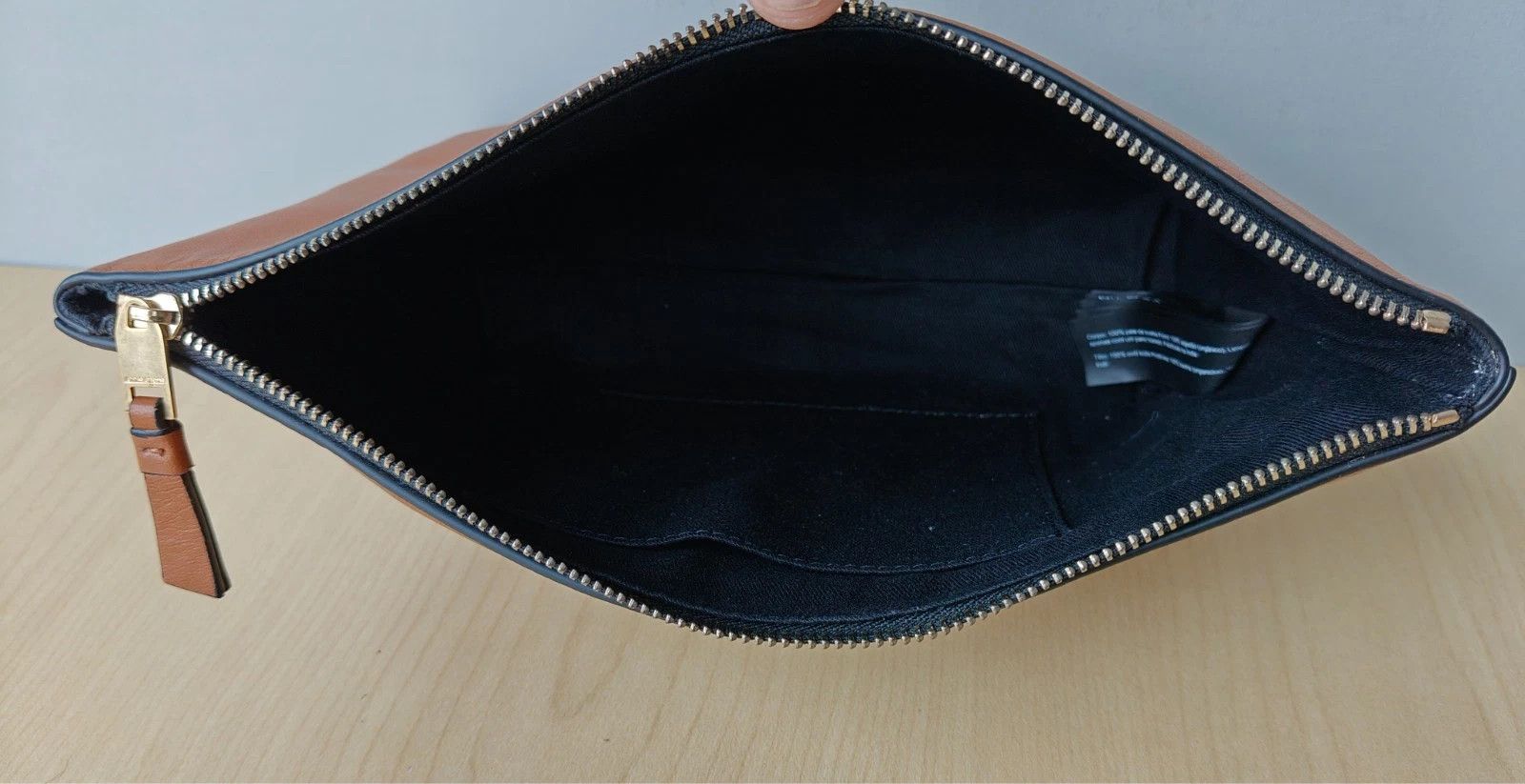 Allsaints ALLSAINTS Emile Leather Logo Pouch Bag FTP - 8202 Size ONE SIZE - 9 Thumbnail