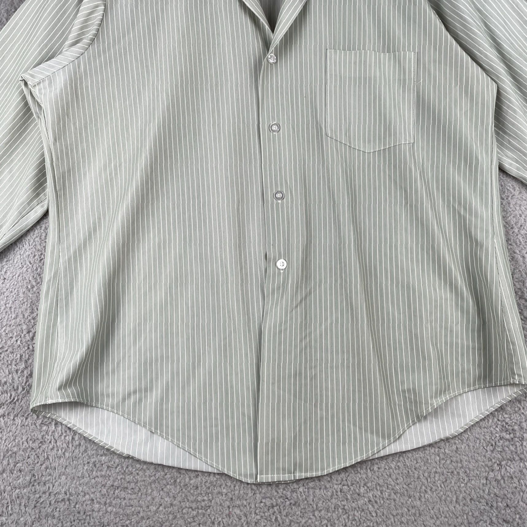 Van Heusen VINTAGE Van Heusen Shirt Mens Large Button-Up Mossy Green Striped 70s Size US L / EU 52-54 / 3 - 4 Thumbnail