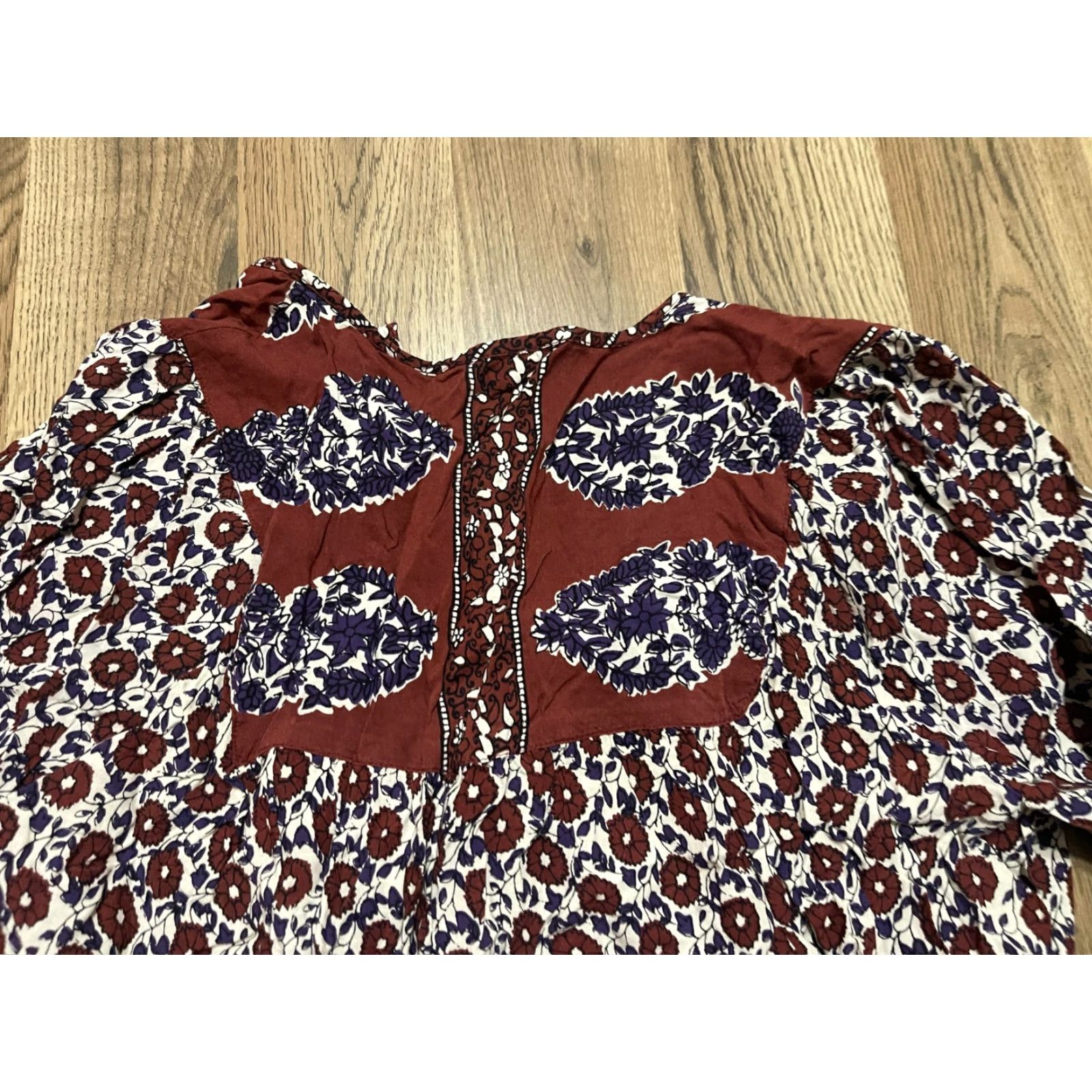 Lucky Brand Lucky Brand Shirt Womens Size M V-Neck Floral Long Sleeve White Brown Blue Casual 90s Modern Basic Regular Fit Free Return Size M / US 6-8 / IT 42-44 - 3 Thumbnail