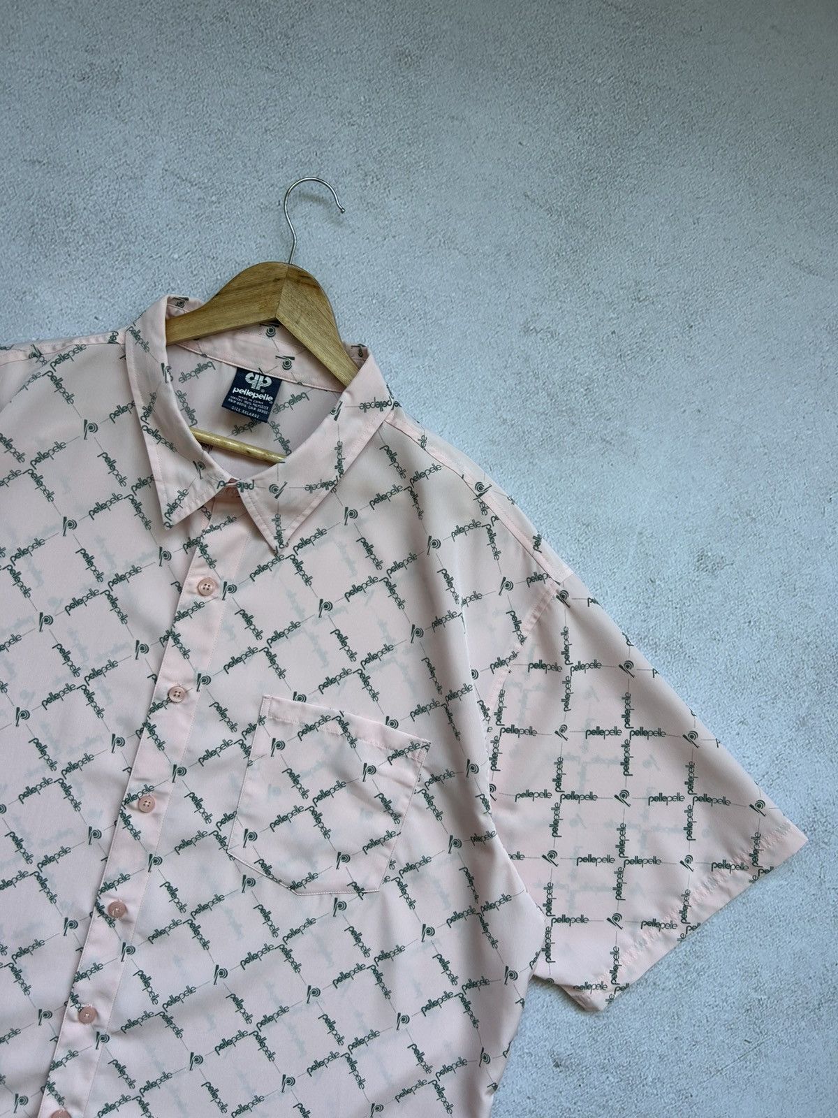 Pelle Pelle × Rap Tees × Vintage Pelle Pelle Vintage 90's man's printed pink shirt size XXL Size US XXL / EU 58 / 5 - 2 Thumbnail
