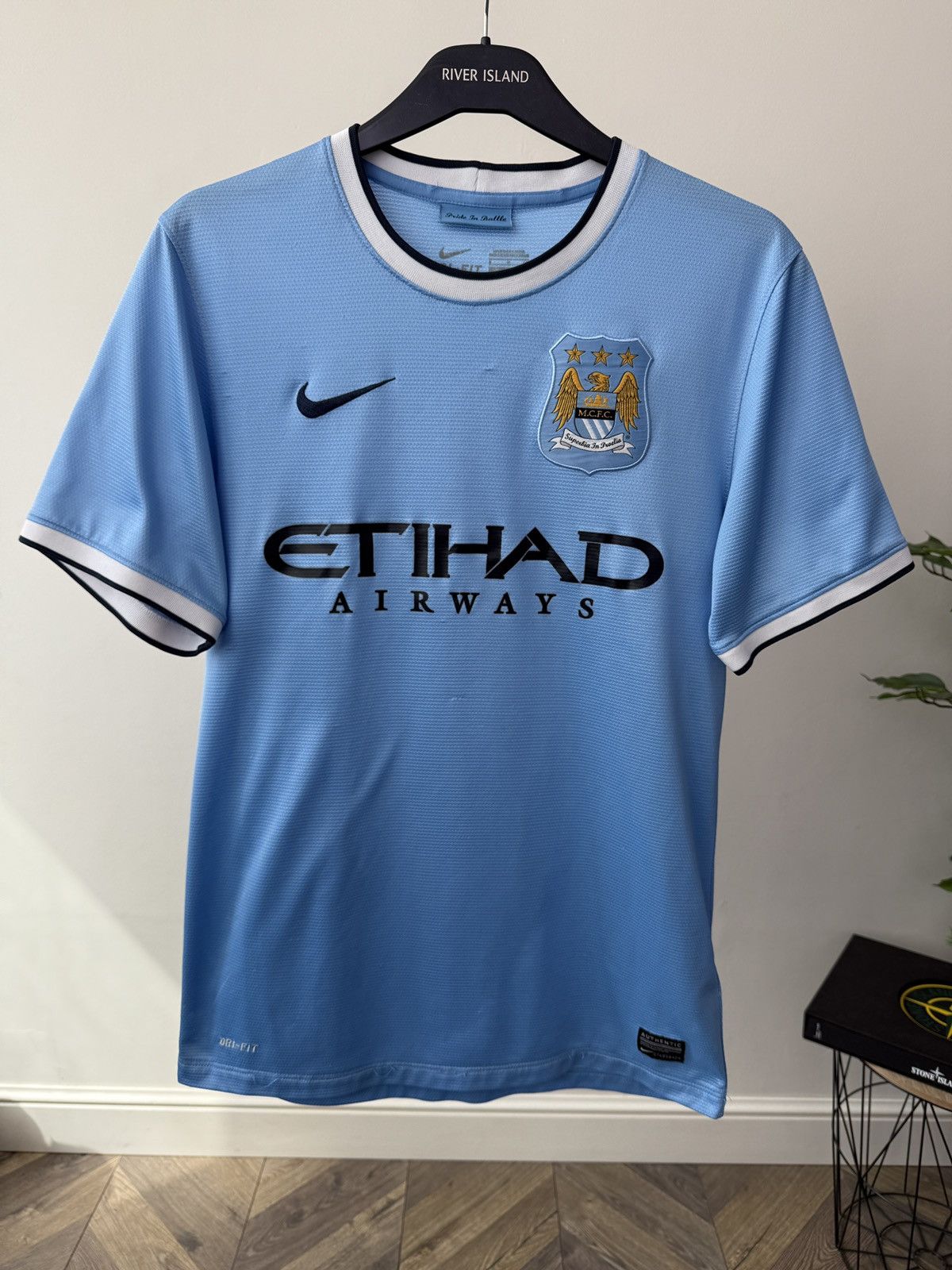 Nike Vintage MANCHESTER CITY 2013 2014 HOME FOOTBALL SHIRT JERSEY Size US S / EU 44-46 / 1 - 2 Thumbnail
