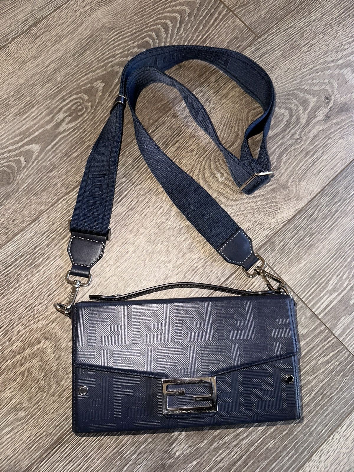 Fendi Fendi Baguette Soft Trunk Size ONE SIZE - 3 Thumbnail