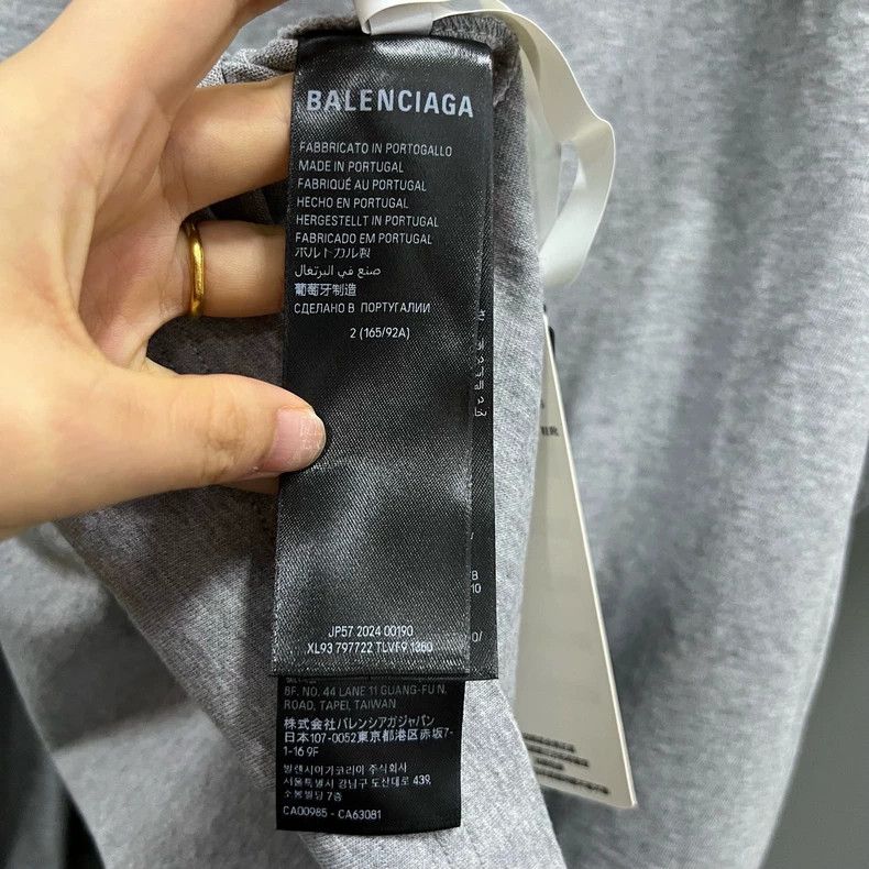 Balenciaga Balenciaga False two-piece splicing shawl short sleeve Size US M / EU 48-50 / 2 - 5 Thumbnail