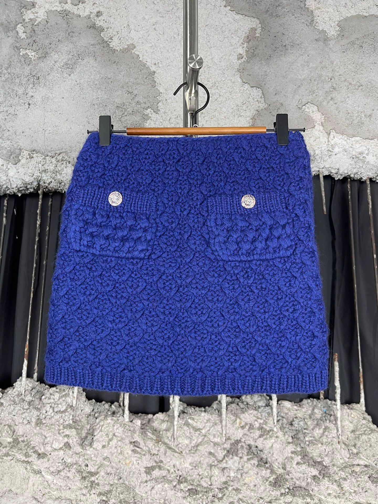Chanel Chanel Women's New Skirt Size 34 Size 25" / US 0 / IT 36 - 1 Thumbnail
