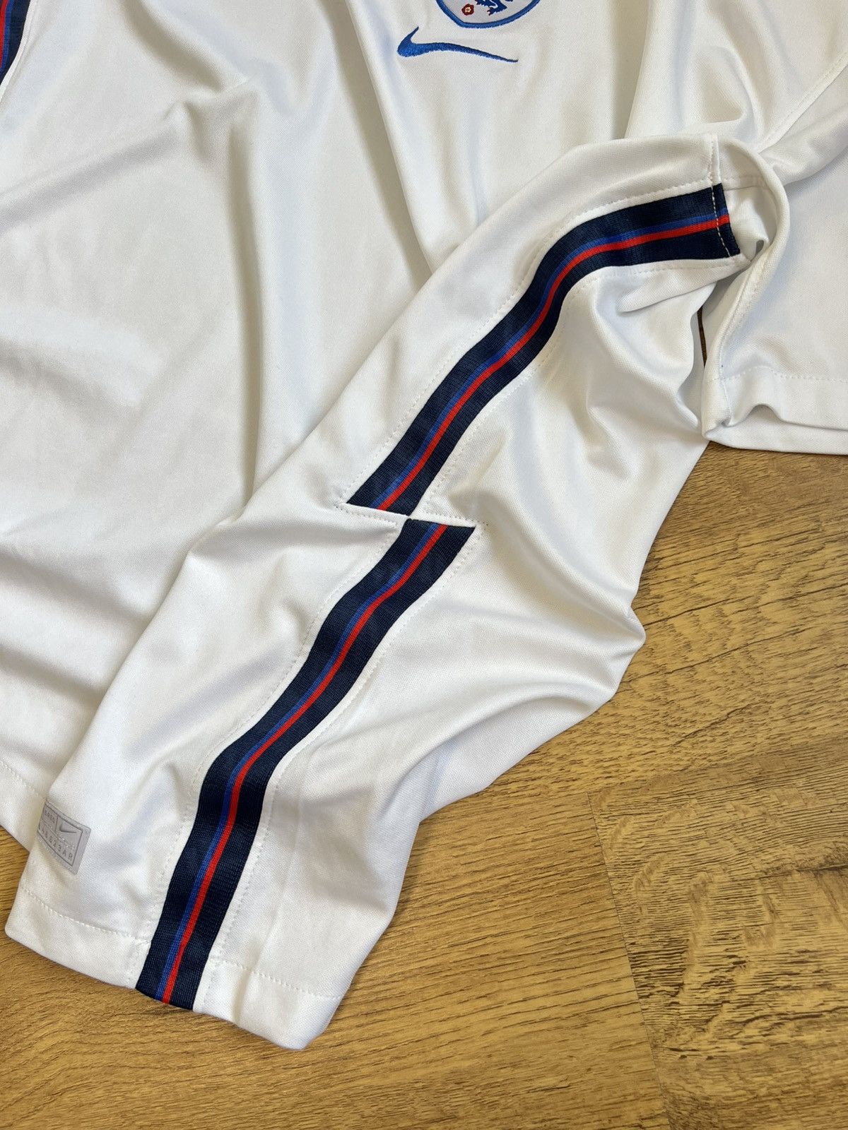 Nike England Nike soccer jersey white center logo blokecore ! Size US XL / EU 56 / 4 - 7 Thumbnail