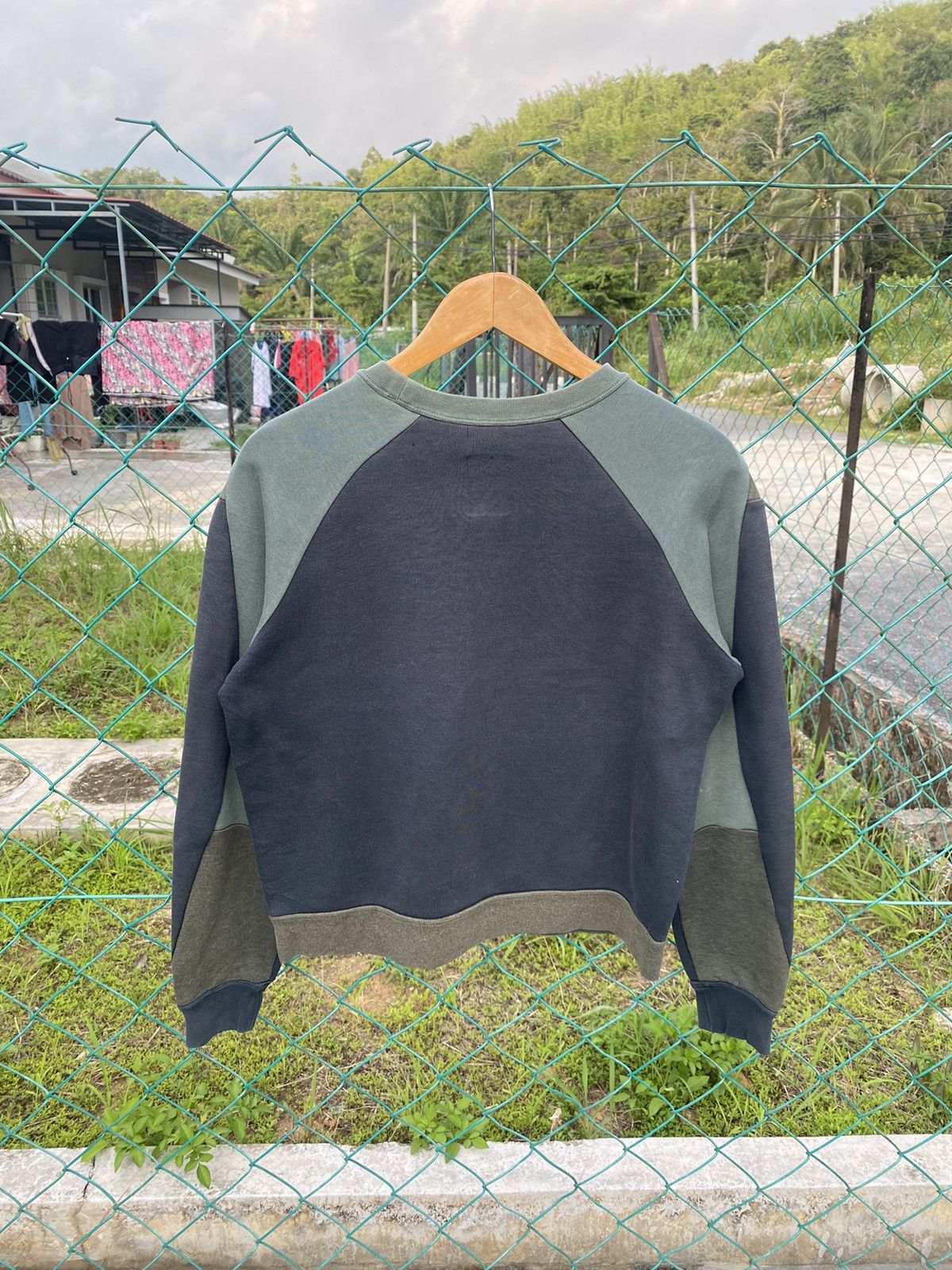 Nike Nike Multicolour Crewneck Sweater Size M / US 6-8 / IT 42-44 - 2 Thumbnail