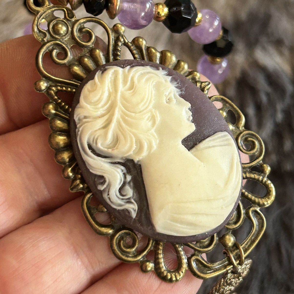 Handmade Handcrafted Victorian lady cameo vintage amethyst necklace Size ONE SIZE - 6 Thumbnail