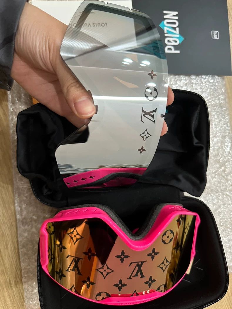 Louis Vuitton Louis Vuitton Ski goggles 2501-Nextarrow Size ONE SIZE - 2 Thumbnail
