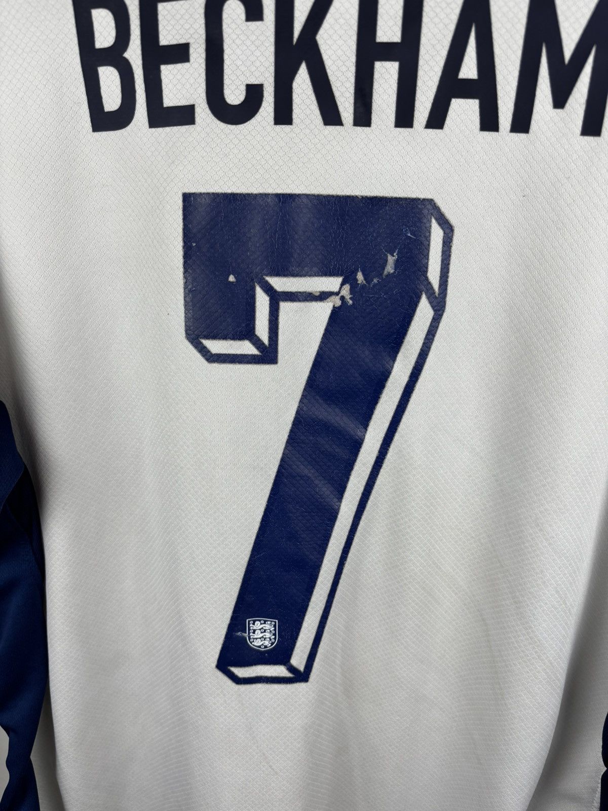 Vintage Nike x England #7 Beckham soccer jersey size L Size US L / EU 52-54 / 3 - 6 Thumbnail