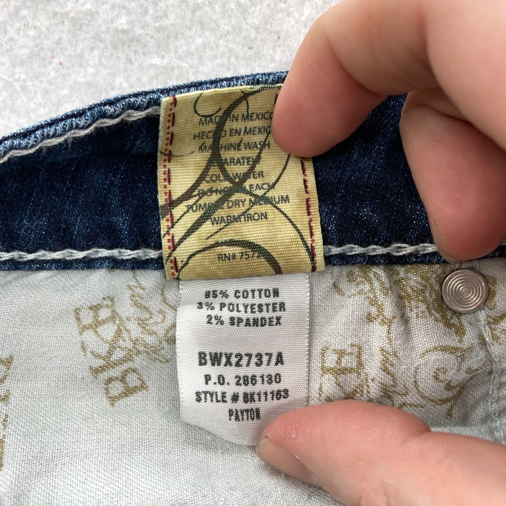 Vintage Buckle BKE Payton Crop Jeans Women's 26 Medium Wash Blue Stretch Denim Low Rise Jeans Size 26" / US 2 / IT 38 - 6 Thumbnail