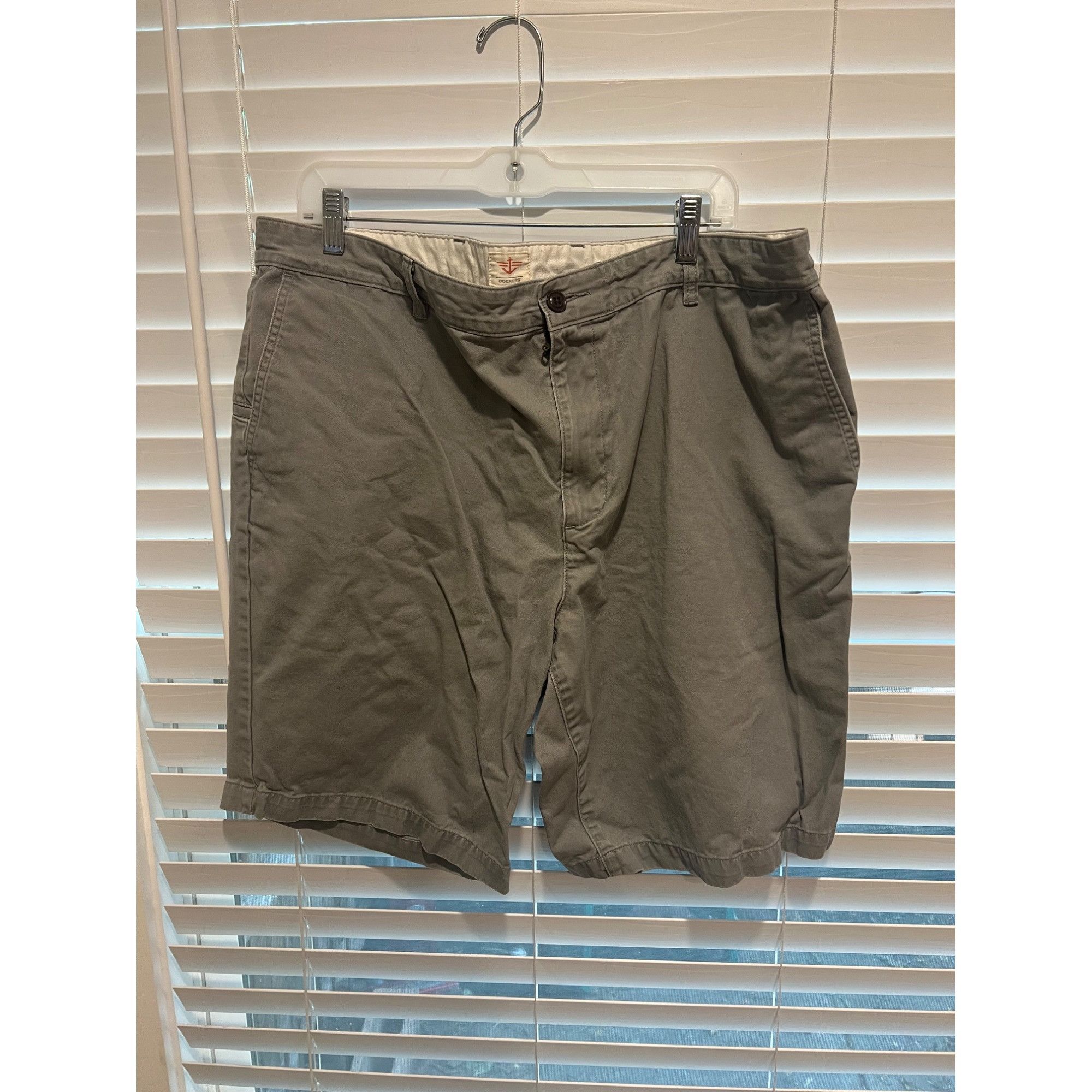 Dockers Dockers 100% Cotton Mens Shorts - Size 40 Size US 40 / EU 56 - 1 Thumbnail