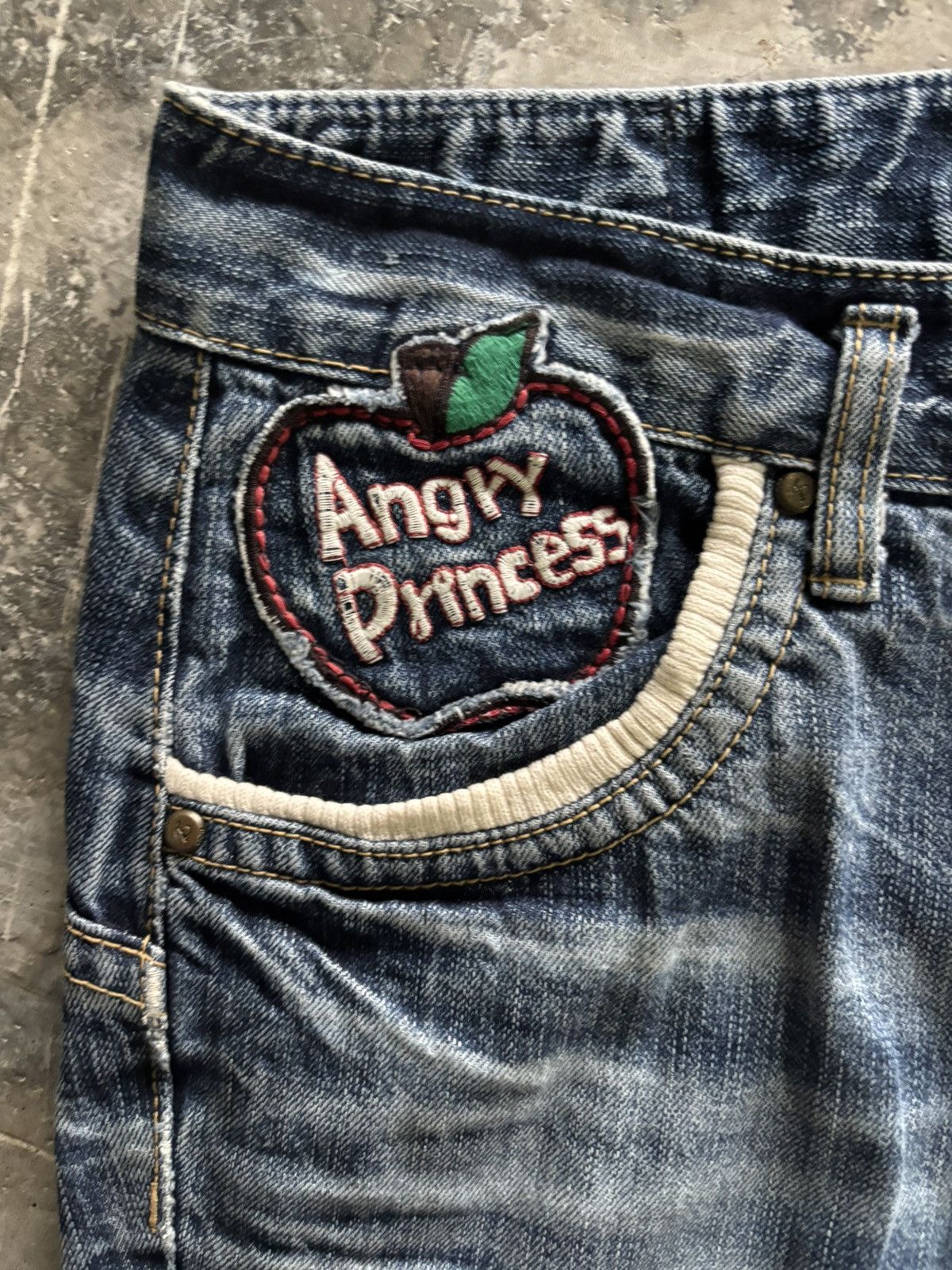 Japanese Brand LOLITA RARE YOSHITOMO NARA ANGRY PRINCESS DISTRESSED DENIM Size US 31 - 10 Thumbnail