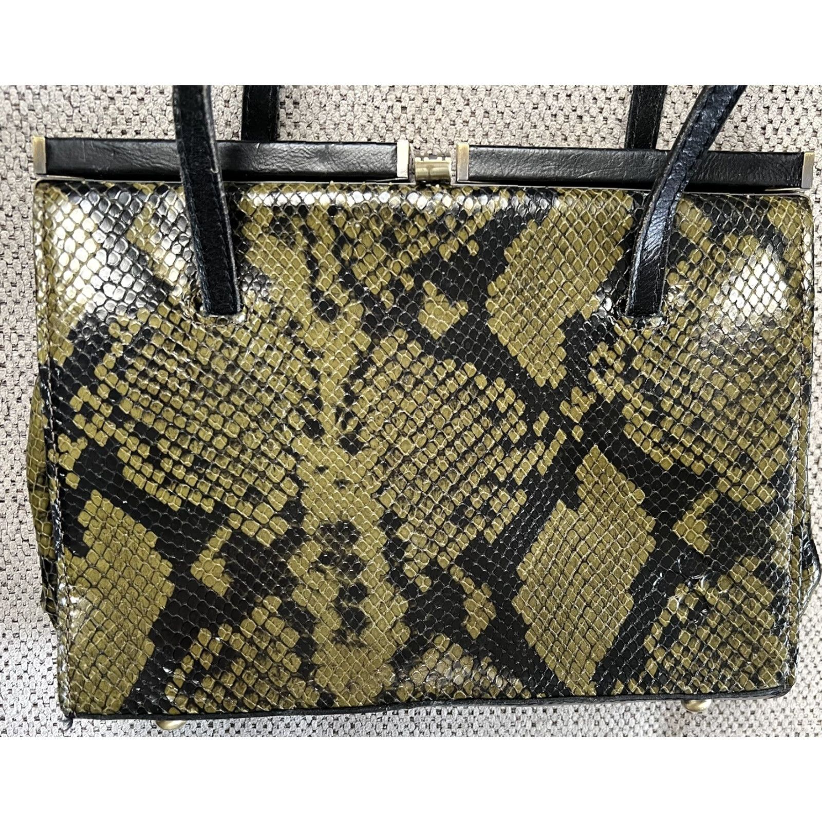 Patricia Nash Patricia Nash Olive Green Python Camellino Crossbody Bag User: Patricia Nash Olive Green Python Camellino Crossbody Bag Size ONE SIZE - 4 Thumbnail