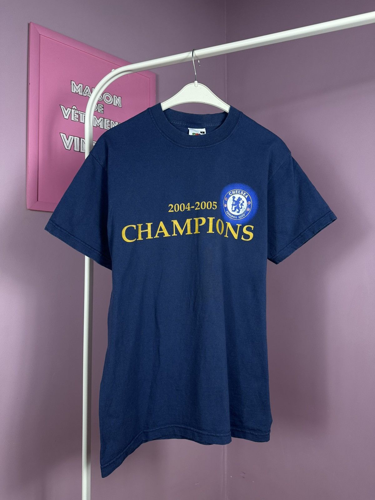 Fruit Of The Loom Chelsea FC Champions 2004 Tee Vintage TShirt Football Jersey Size US S / EU 44-46 / 1 - 1 Thumbnail