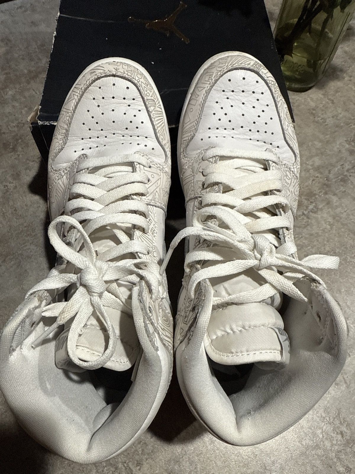 Jordan Brand × Nike Air Jordan 1 Retro High OG ‘Laser’ 705289 100 Size 10 Size US 10 / EU 43 - 6 Thumbnail