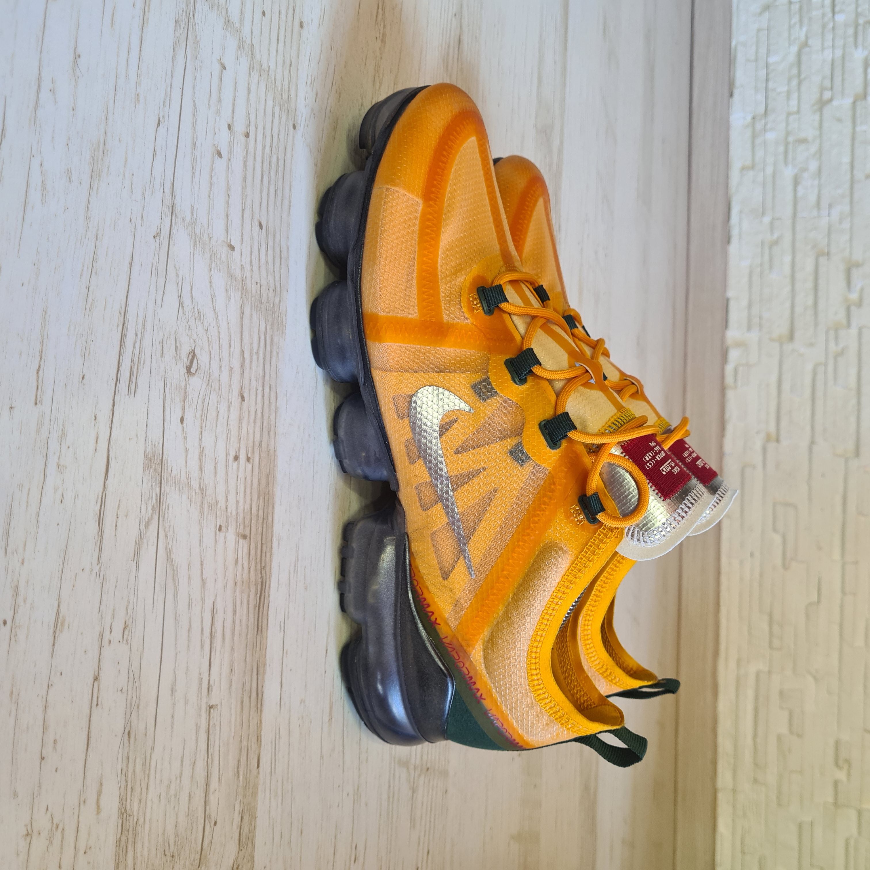 Nike Vapormax Canyon gold